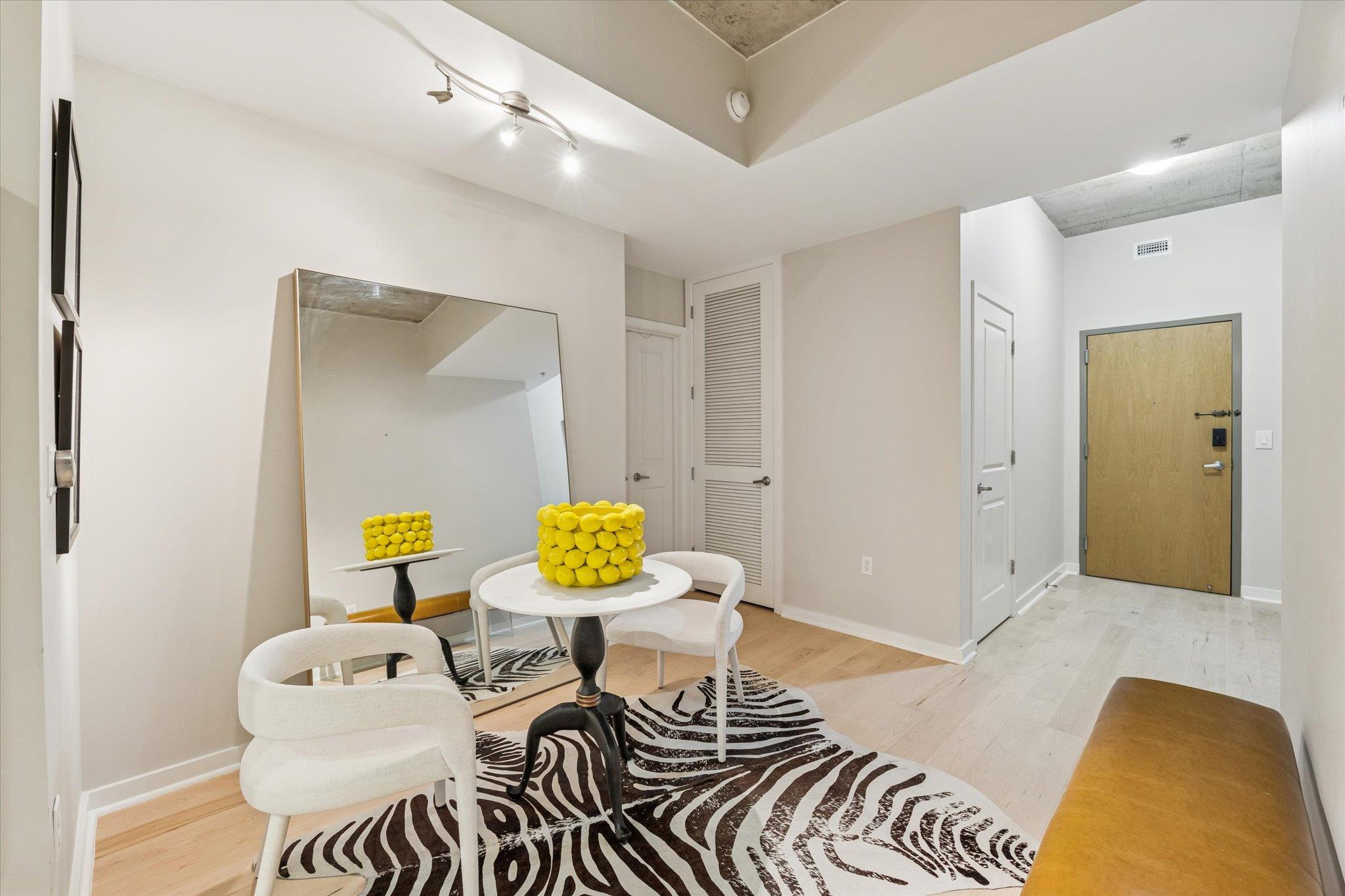 360 Nueces ST # 1417