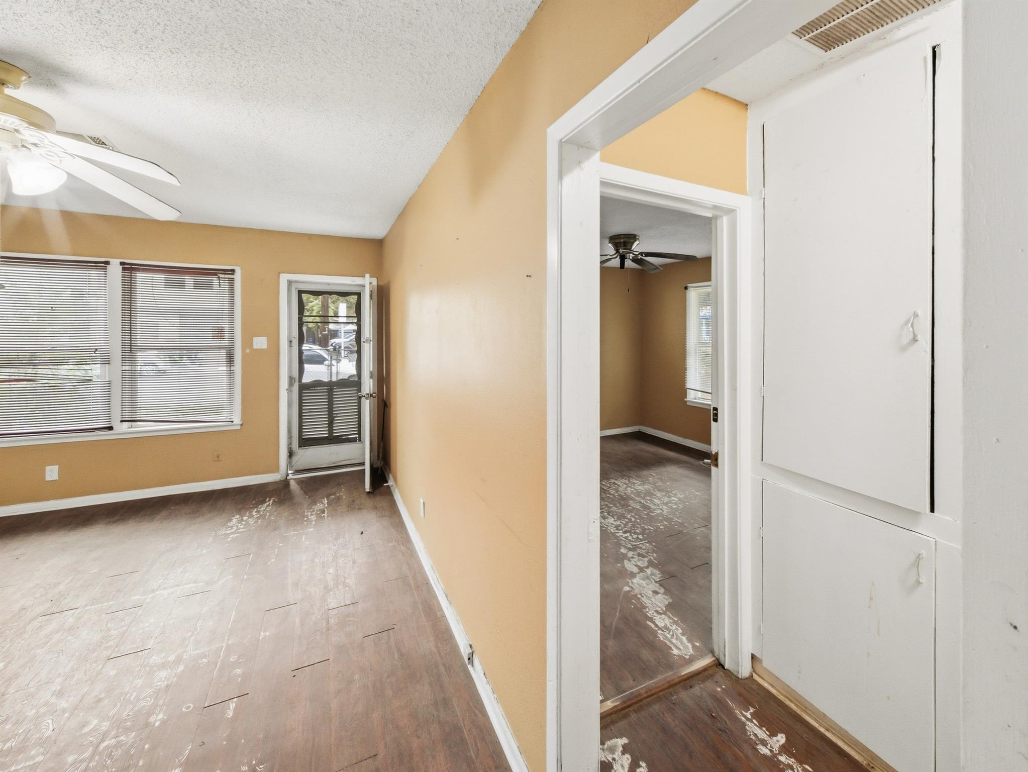 1507 1/2 Holly ST