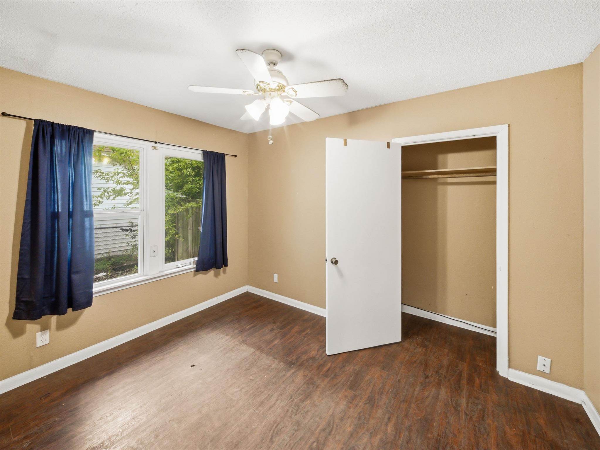 1507 1/2 Holly ST