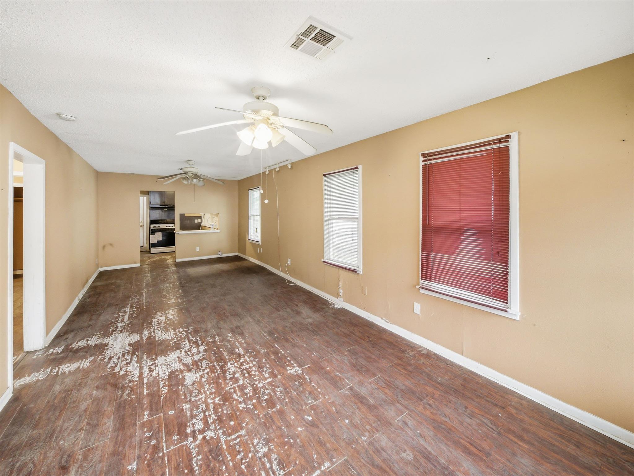 1507 1/2 Holly ST