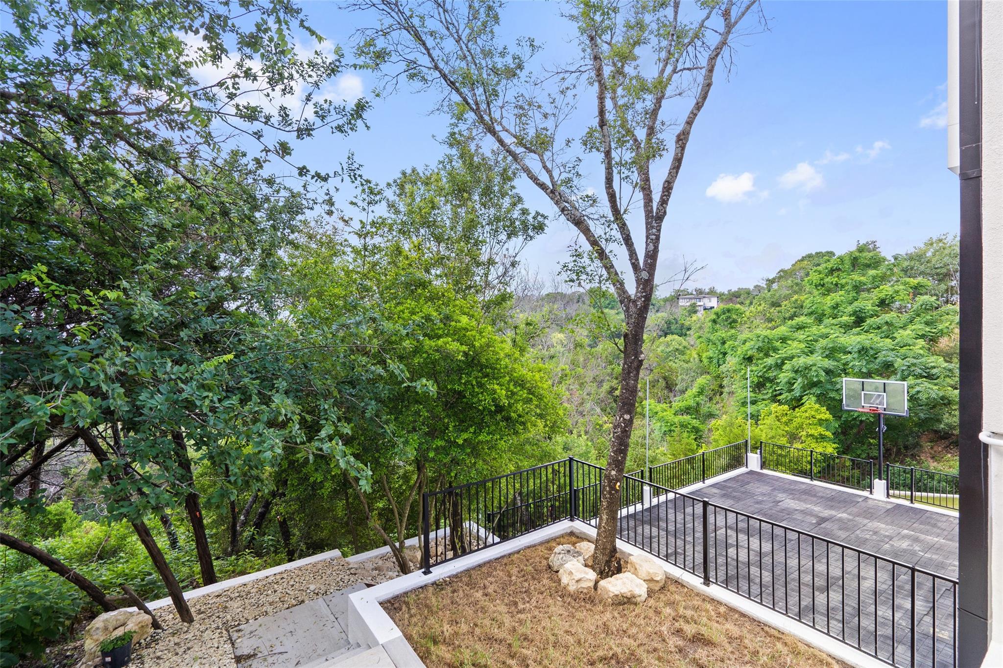 1501 Ridgecrest DR