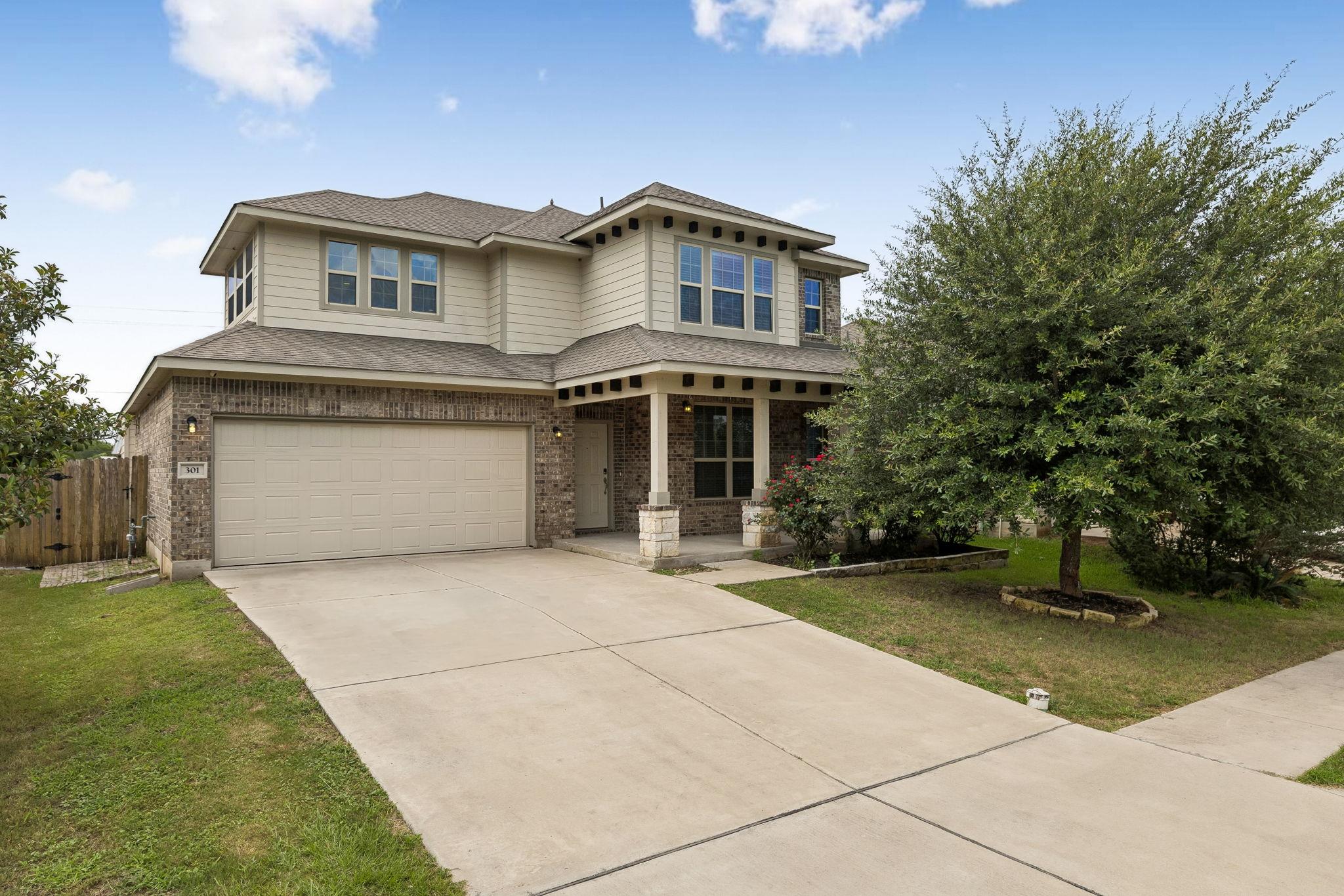 301 Rimrock CT