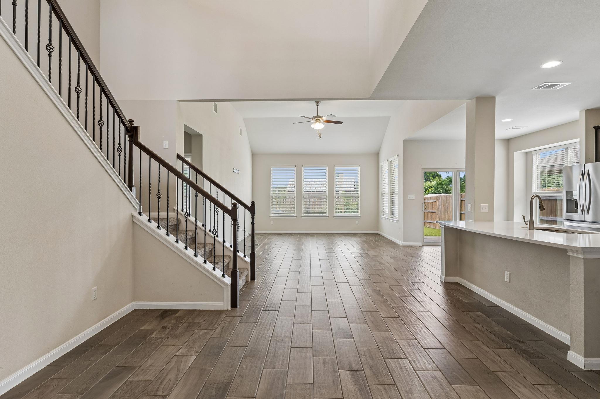 301 Rimrock CT
