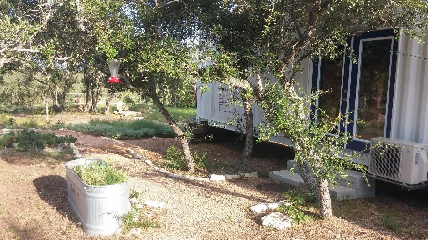385 Country LN