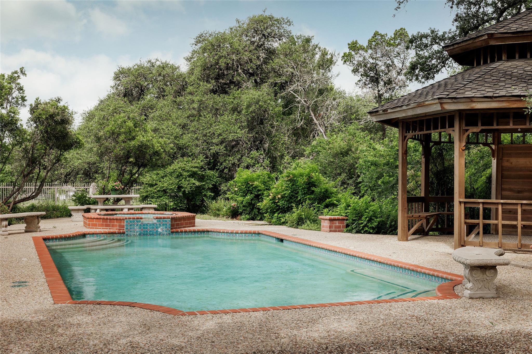9279 Garden Ridge DR