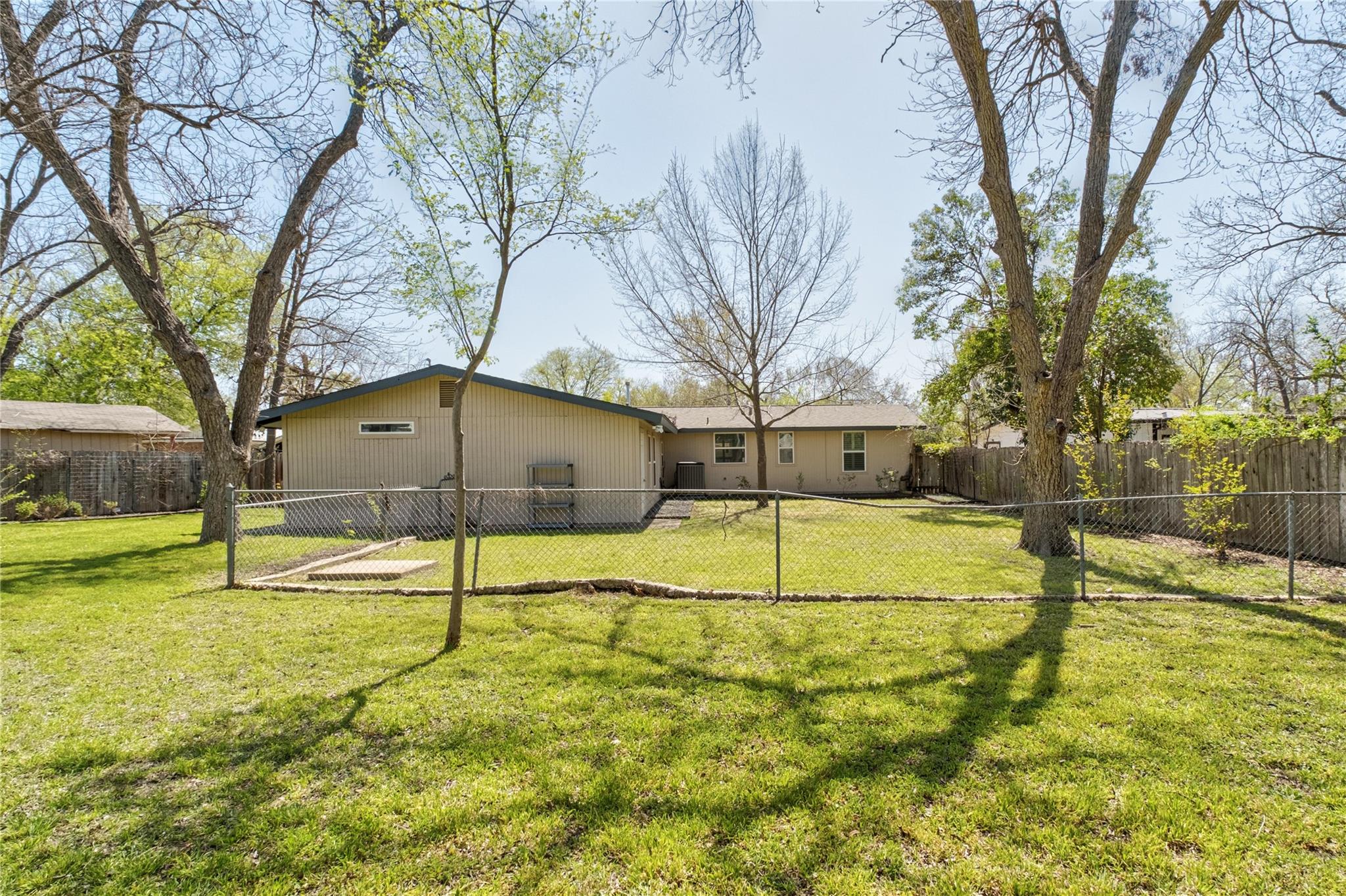 6414 Kenilworth DR
