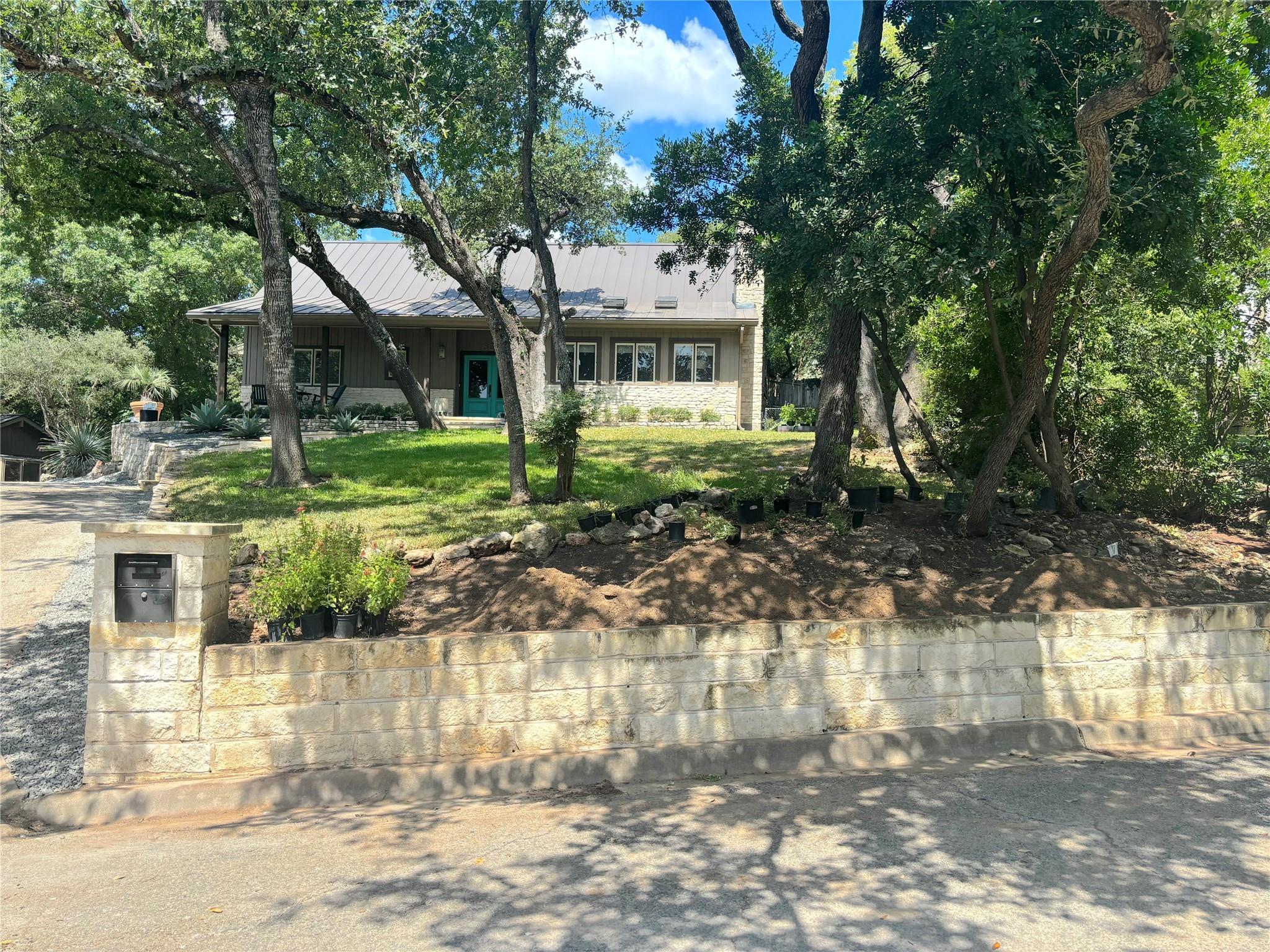 806 Rock Creek DR