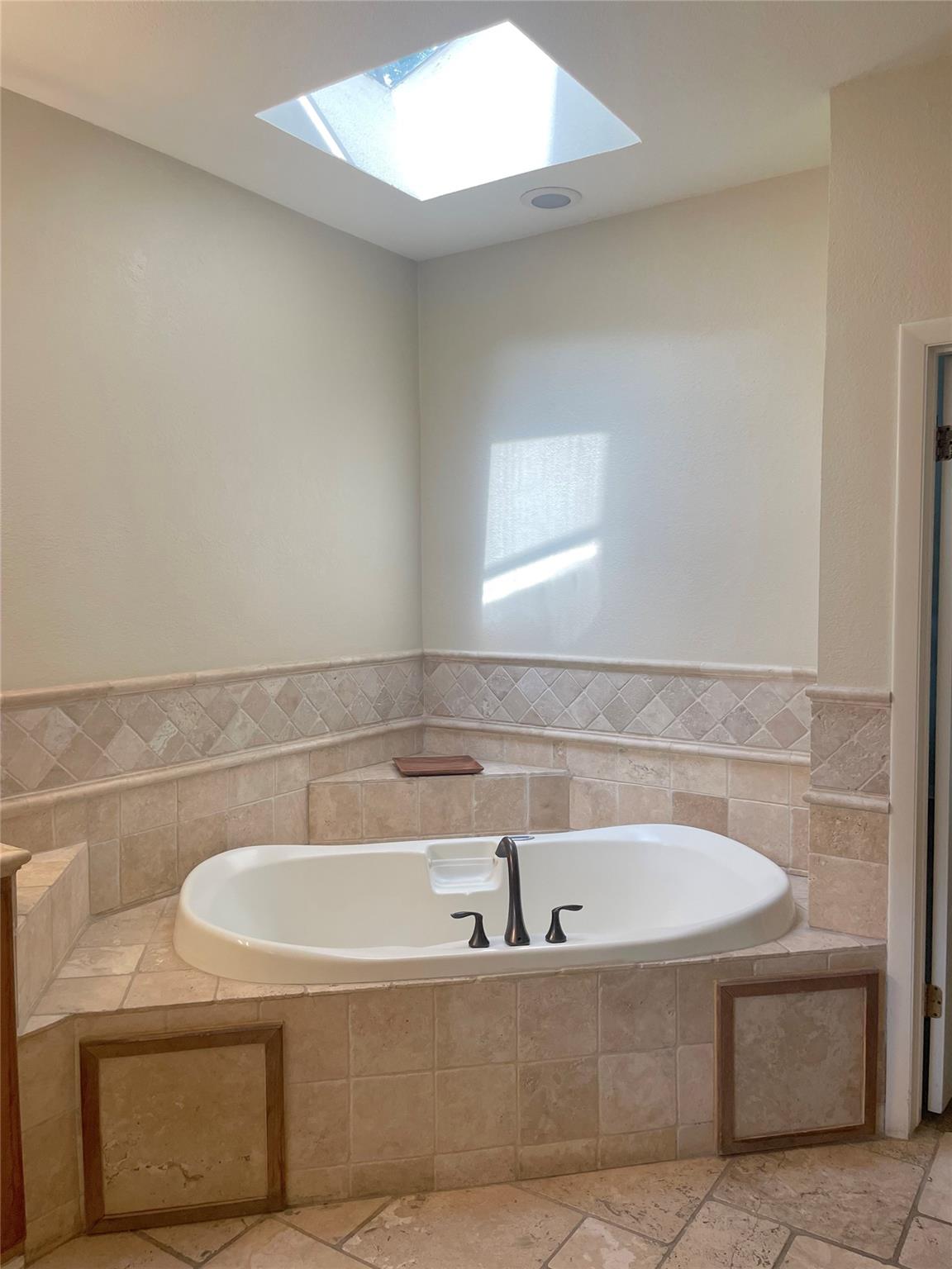 806 Rock Creek DR