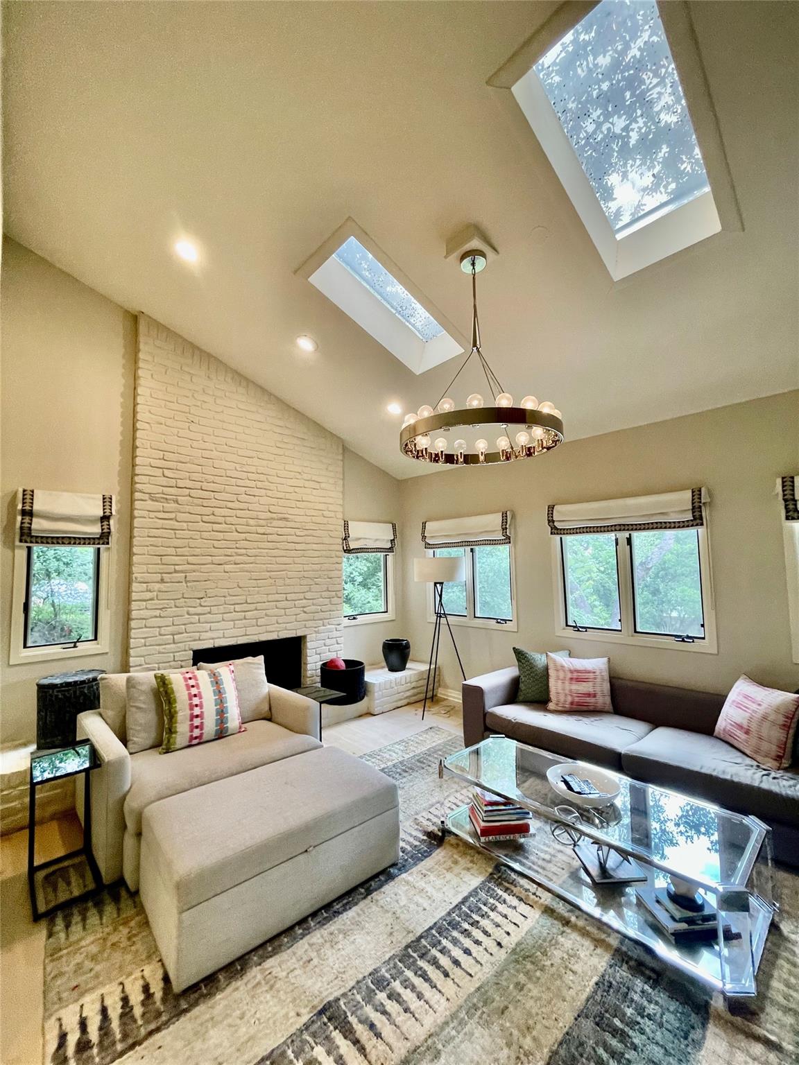 806 Rock Creek DR