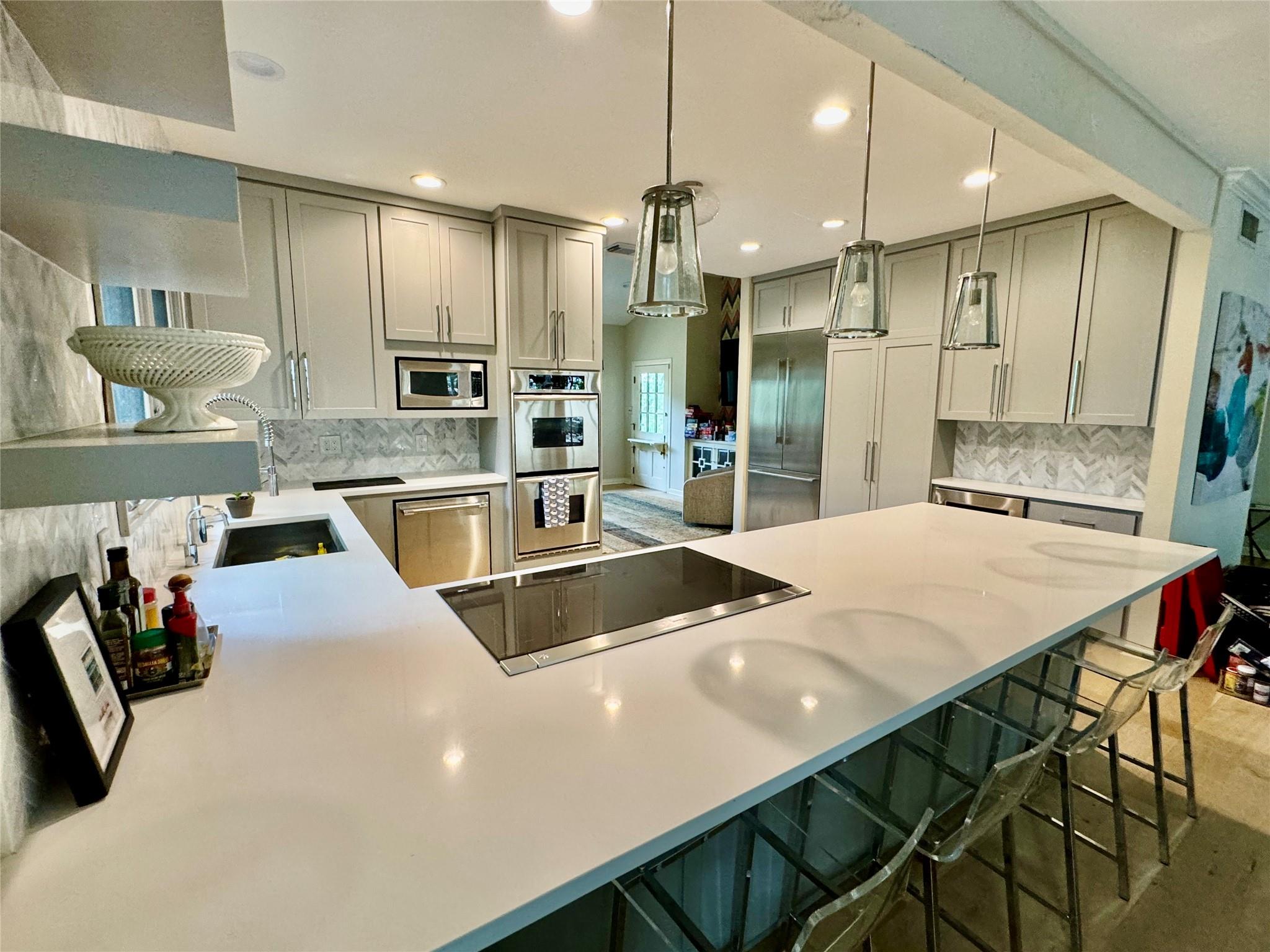 806 Rock Creek DR