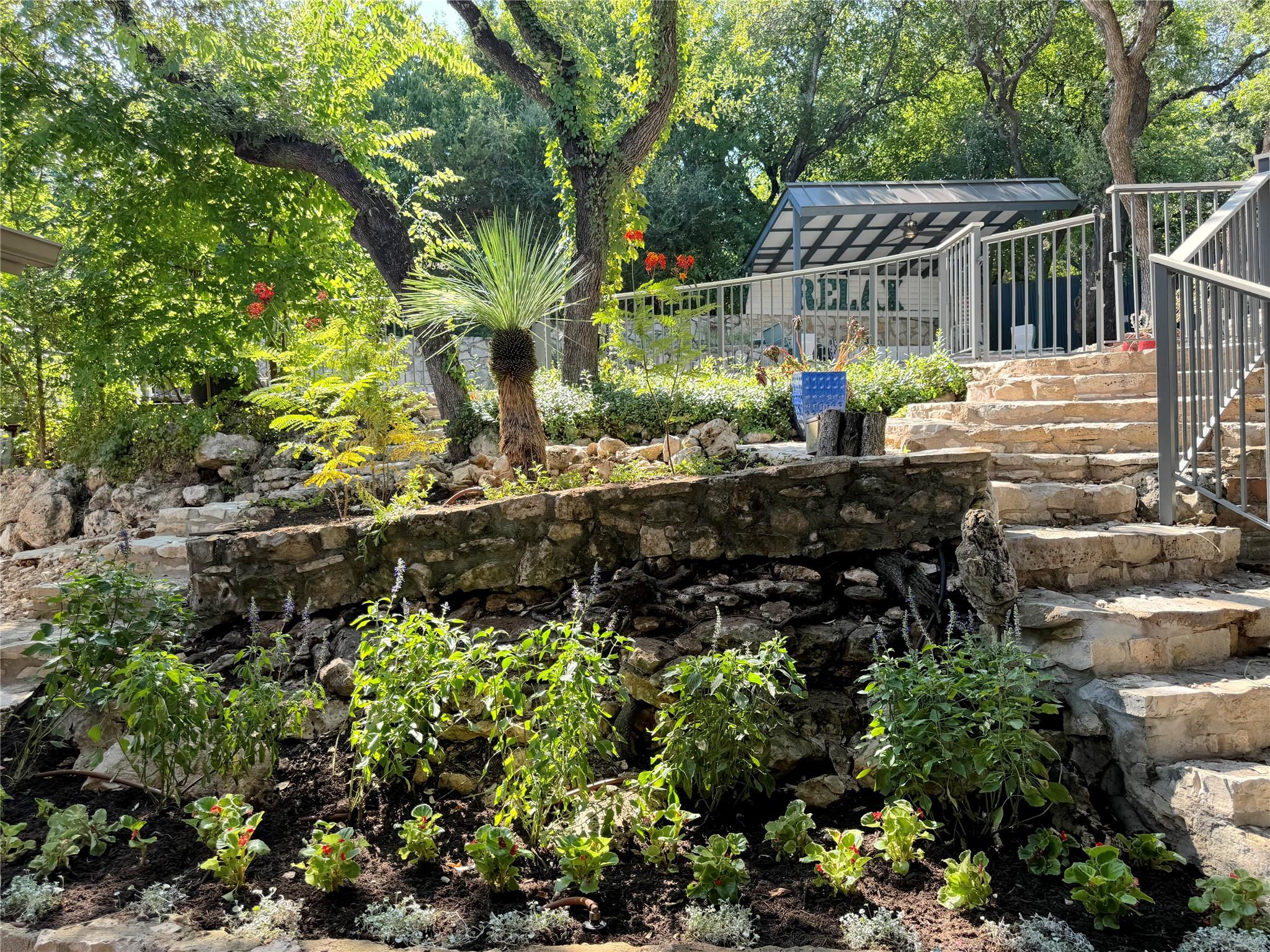 806 Rock Creek DR