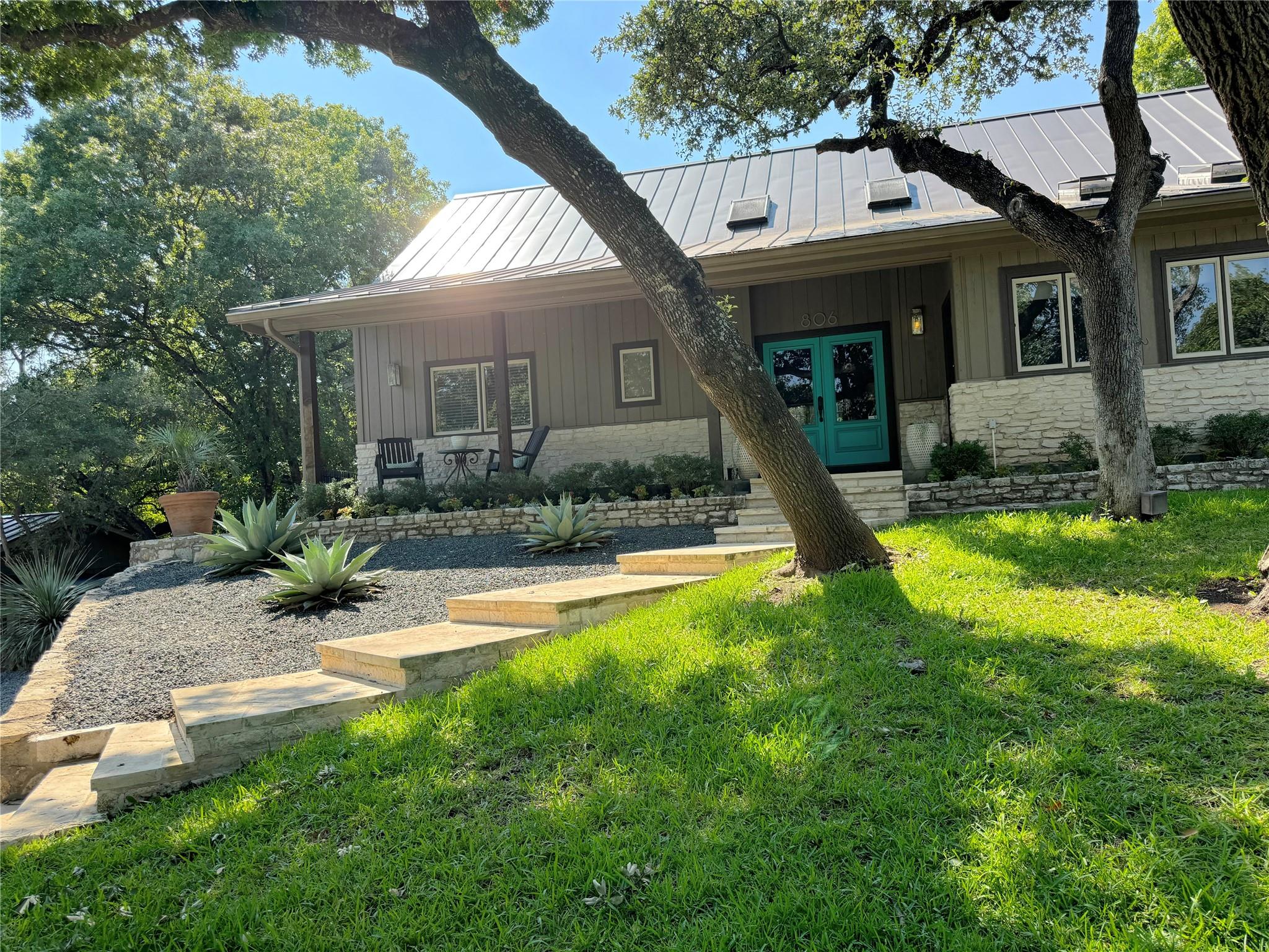 806 Rock Creek DR