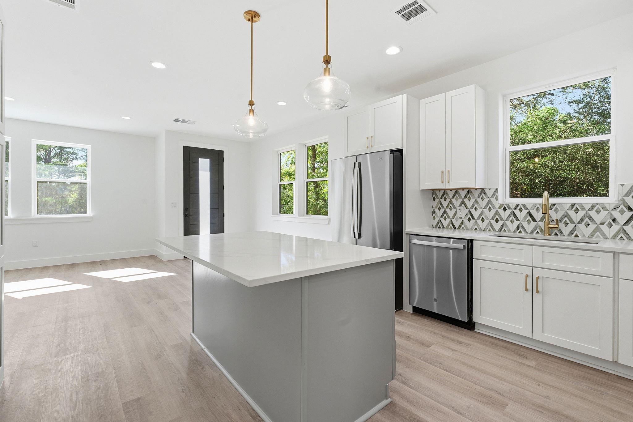 143 Onini CT