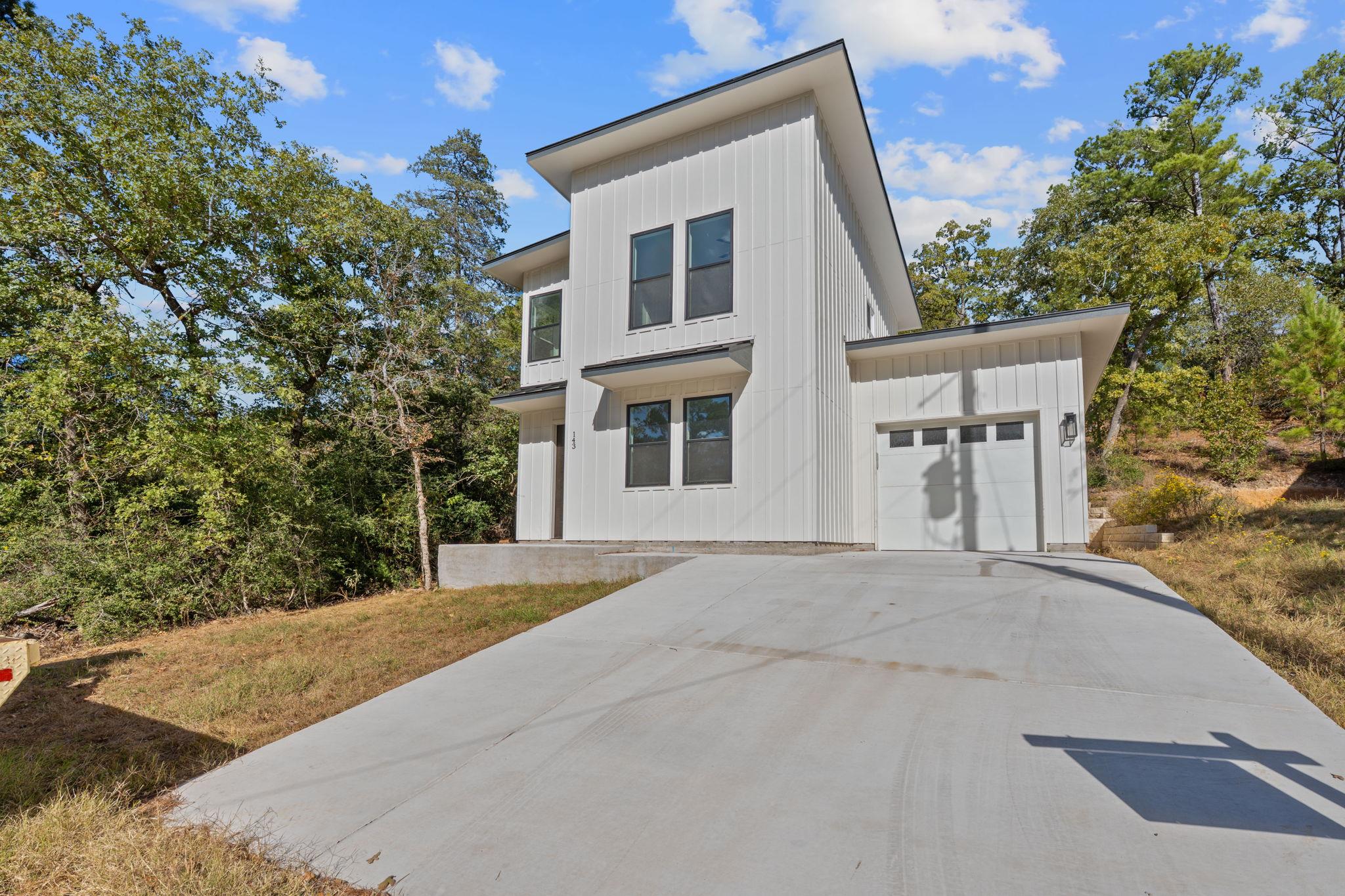 143 Onini CT