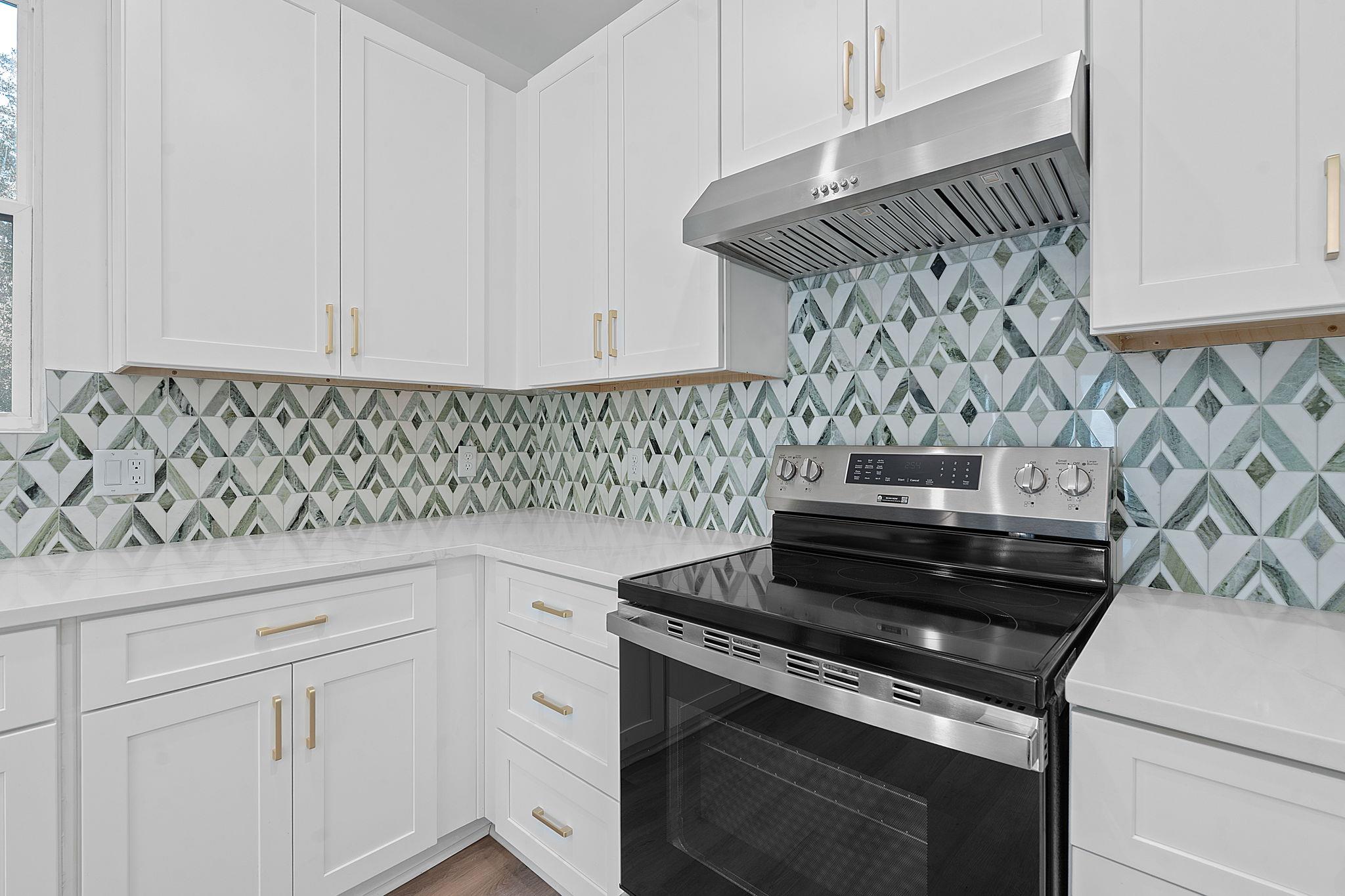 143 Onini CT