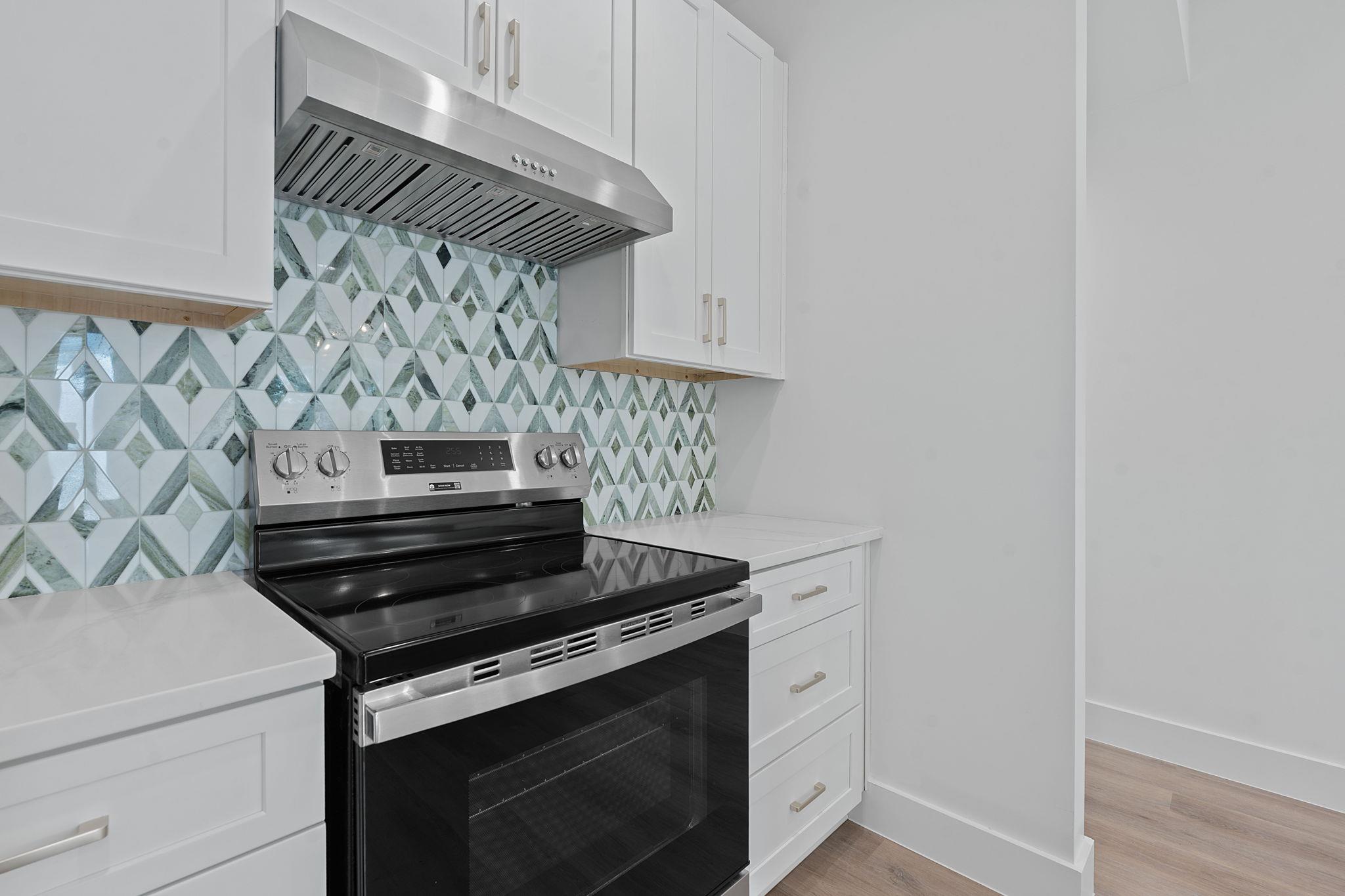 143 Onini CT