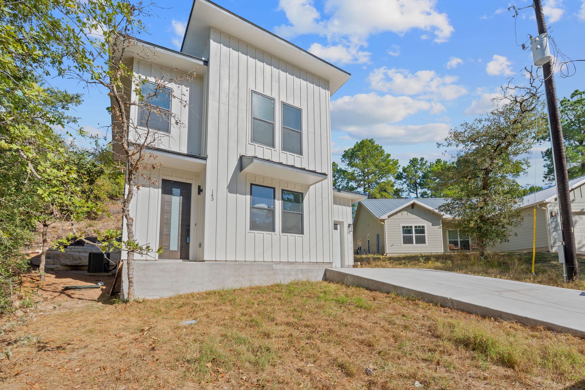 143 Onini CT