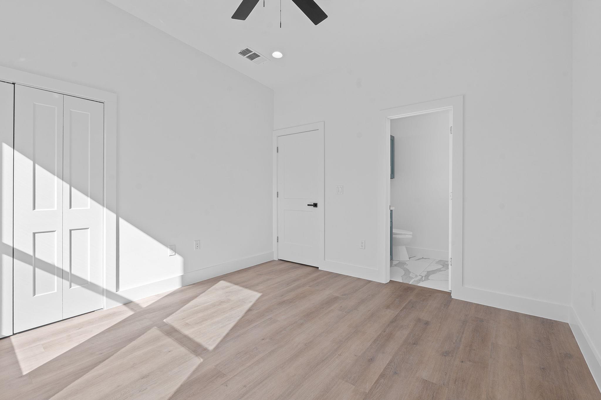 143 Onini CT