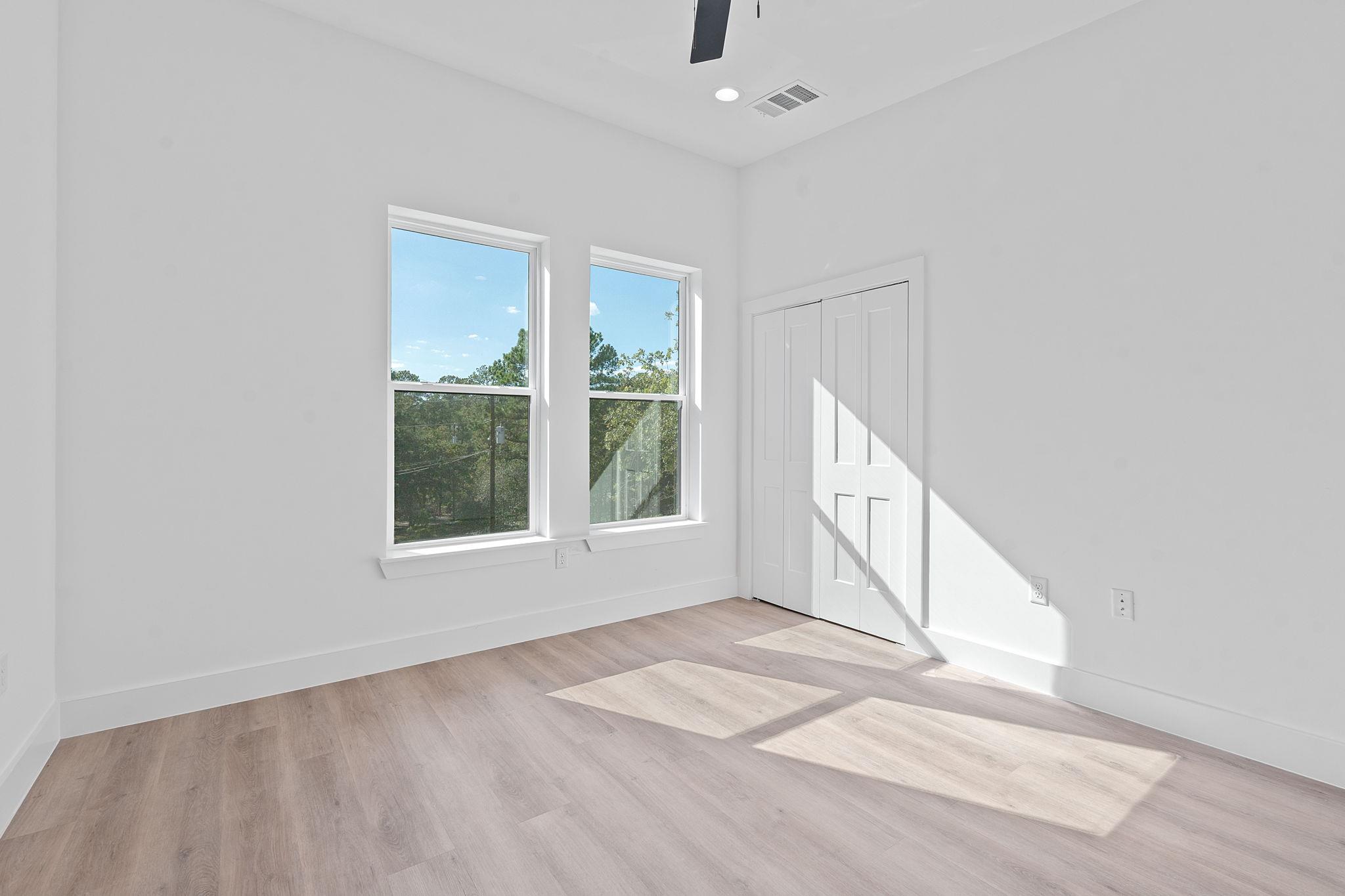 143 Onini CT