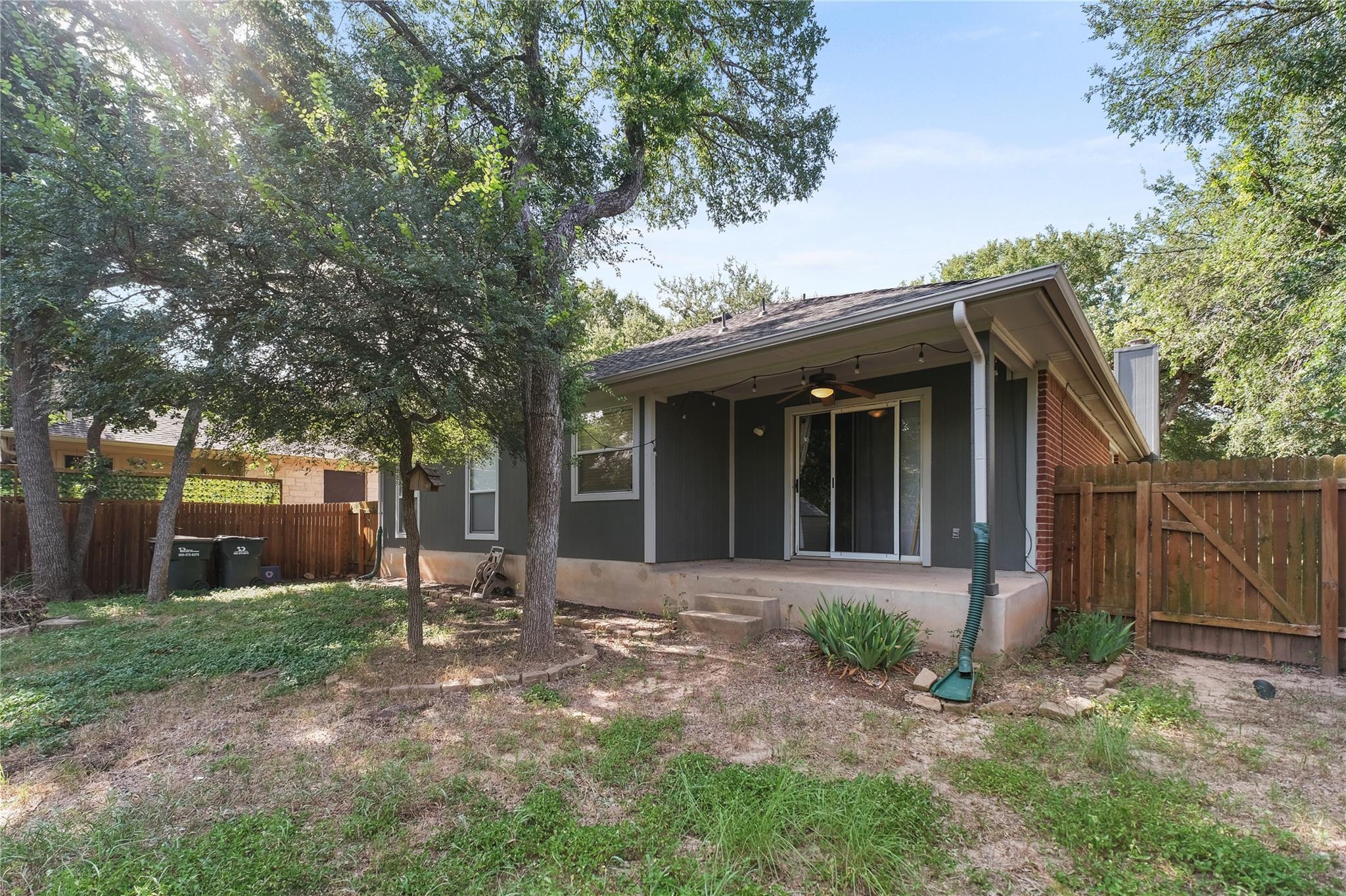 1005 Haleys Way DR