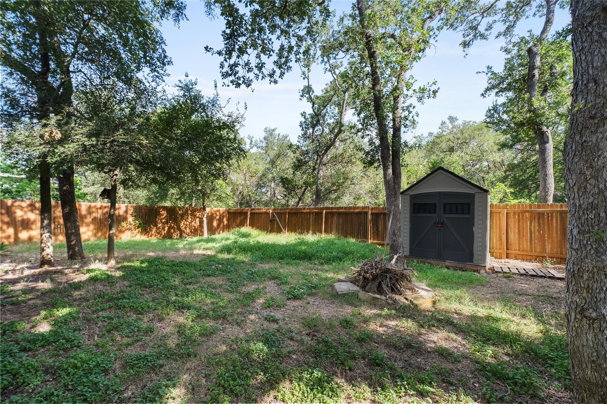 1005 Haleys Way DR