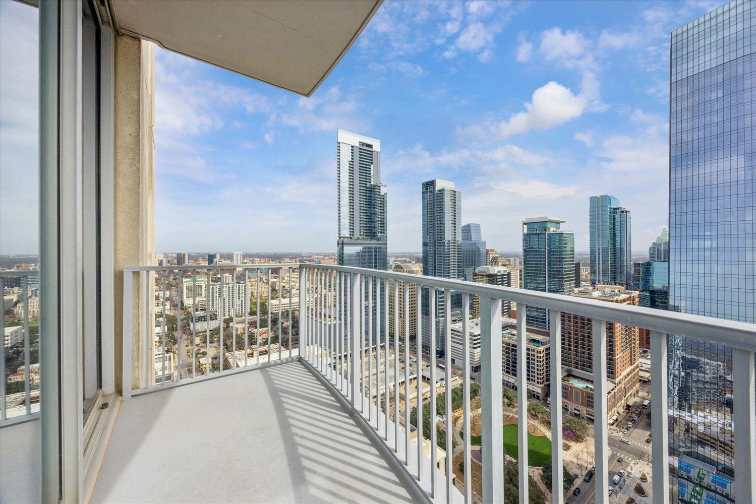 360 Nueces ST # 4209
