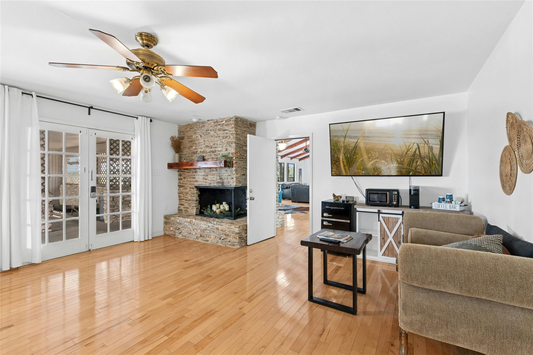 110 Longhorn LN