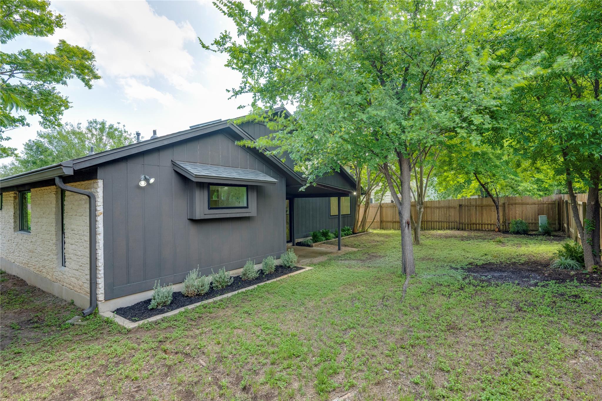 12044 Lincolnshire DR