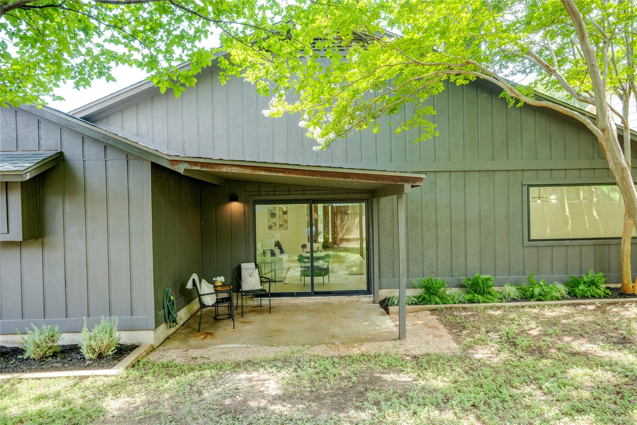 12044 Lincolnshire DR