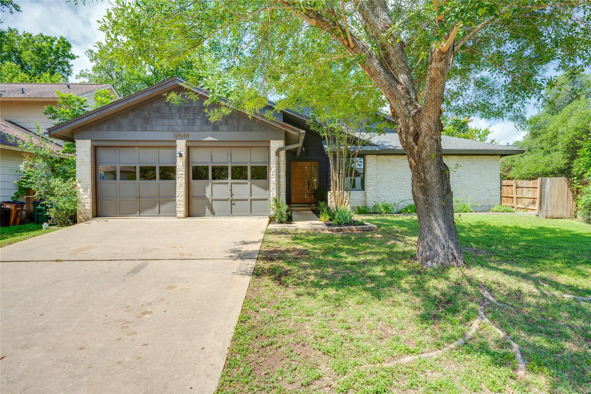 12044 Lincolnshire DR