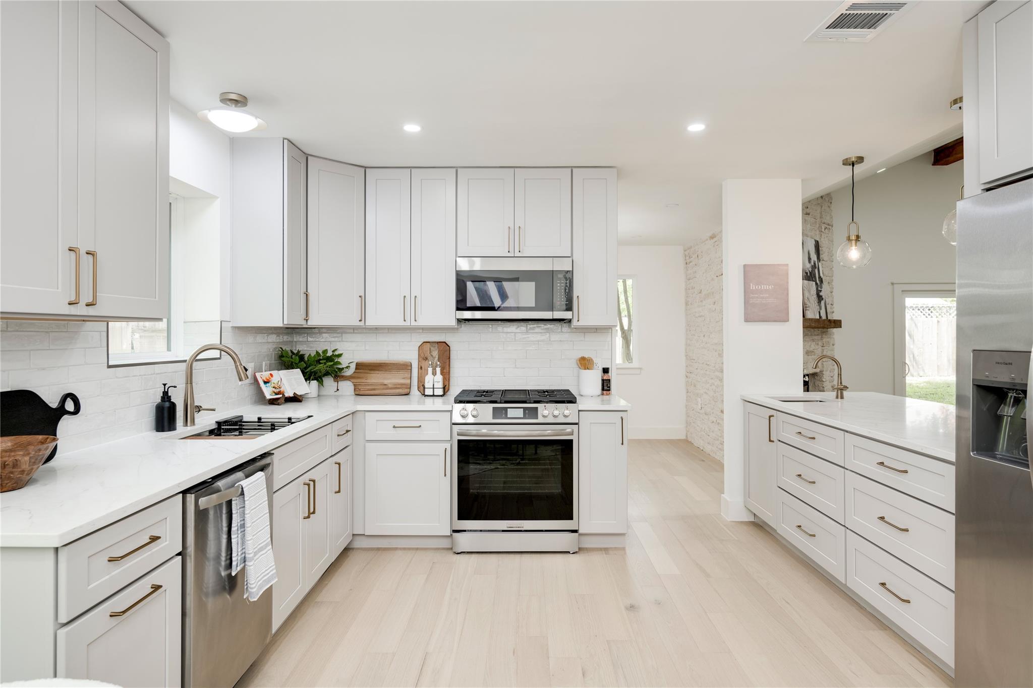 12044 Lincolnshire DR