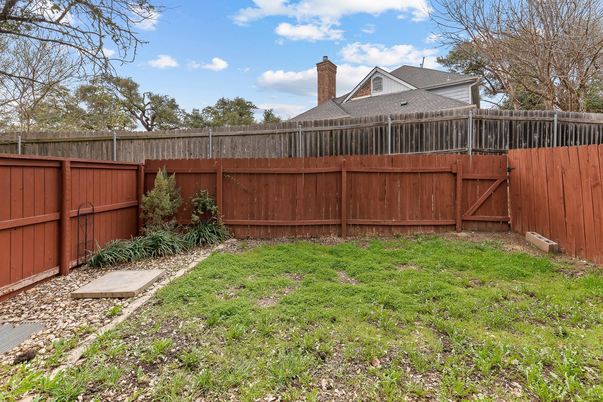 2410 Great Oaks DR # 202