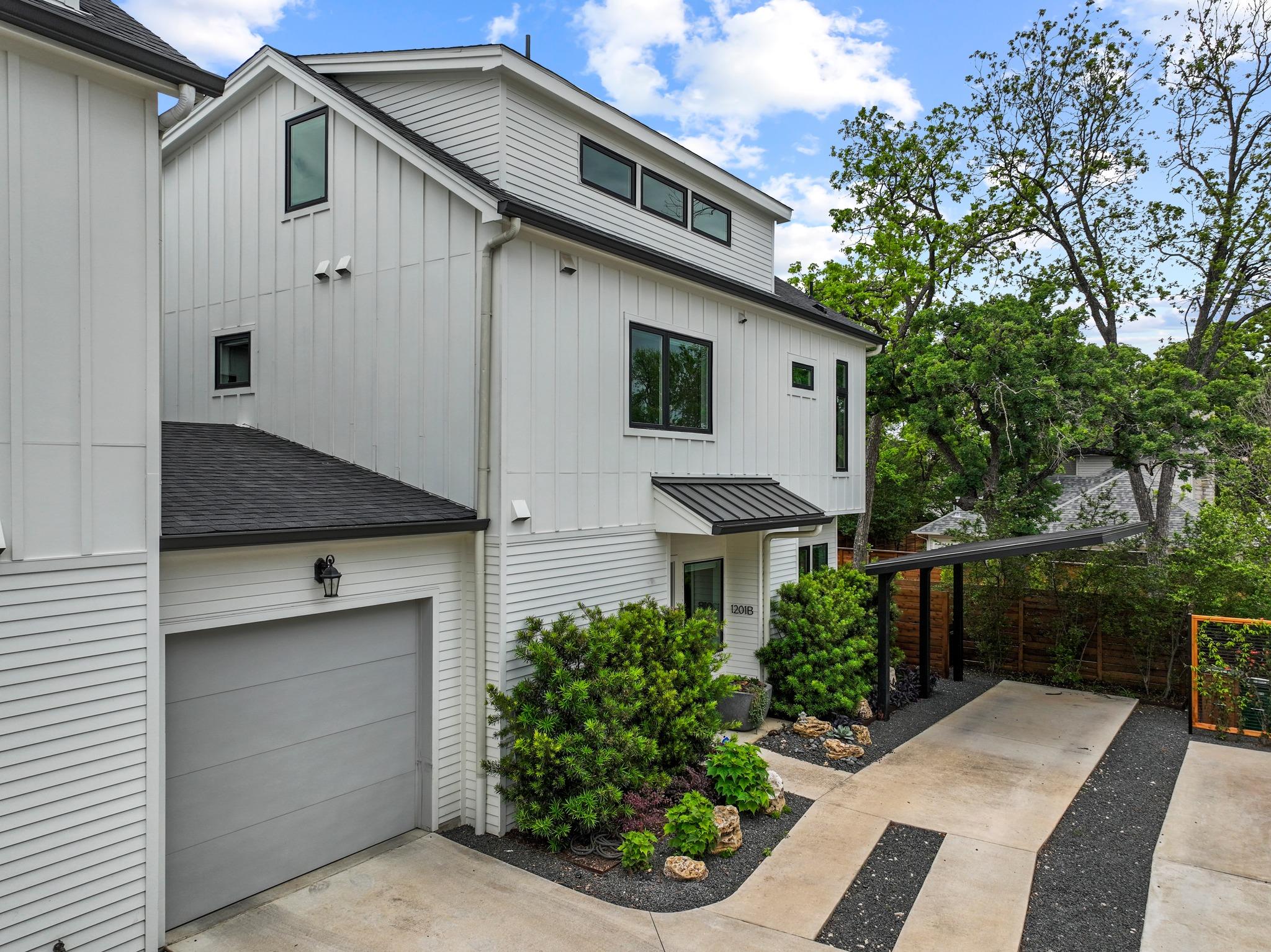 1201 W 39th 1/2 ST # B