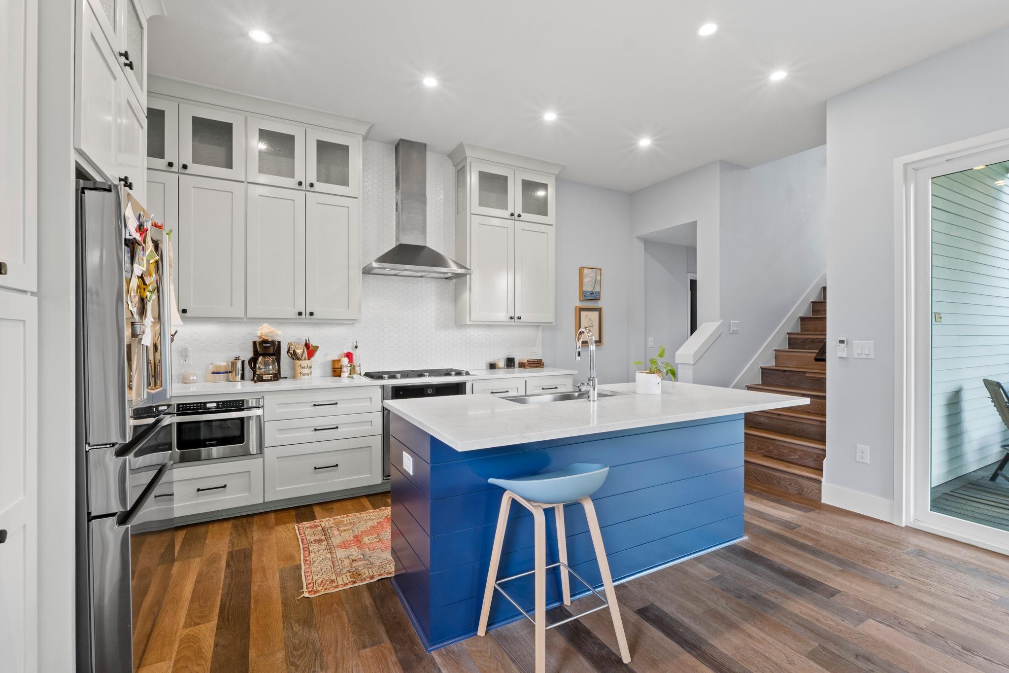 1201 W 39th 1/2 ST # B