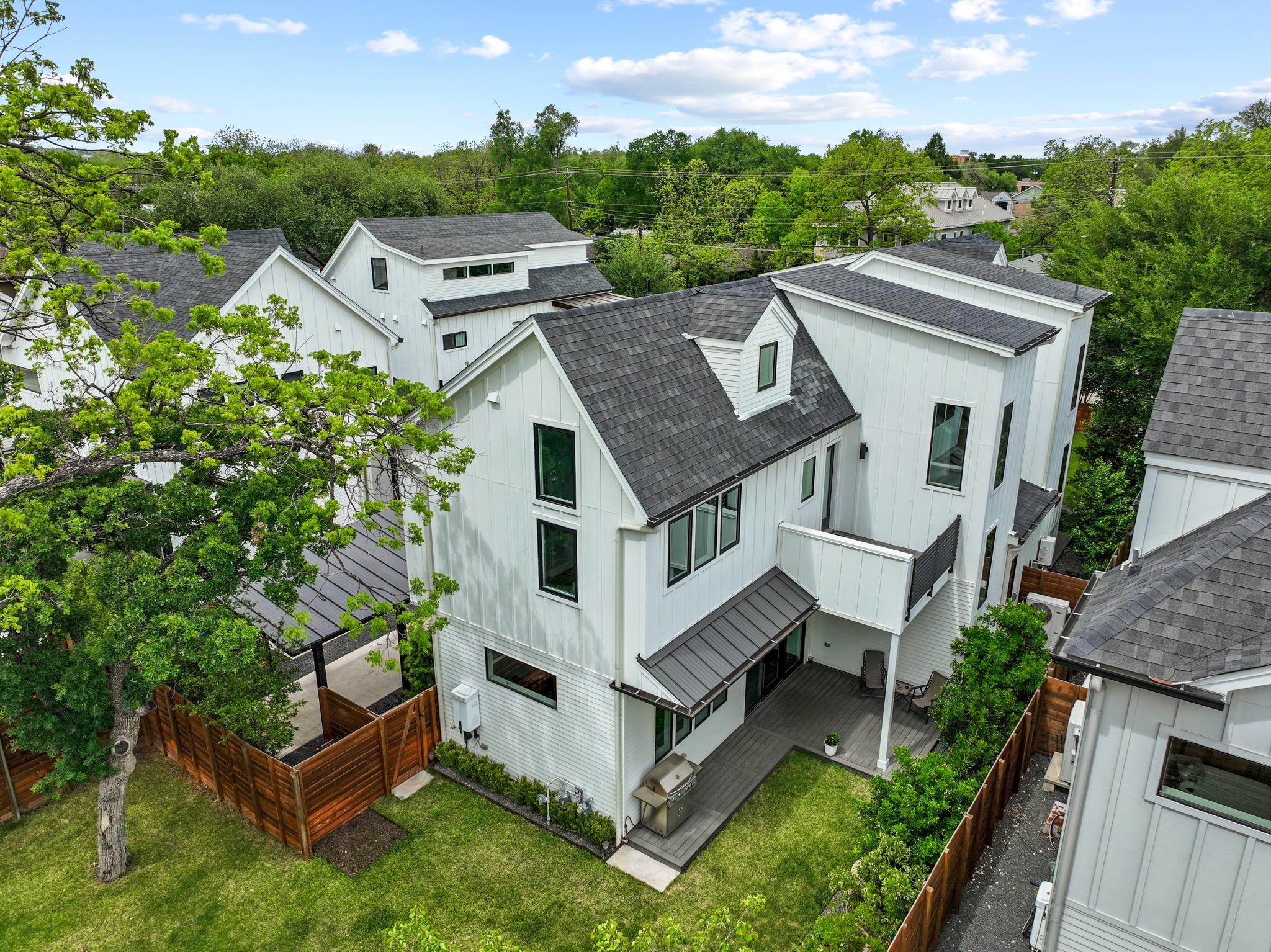 1201 W 39th 1/2 ST # B