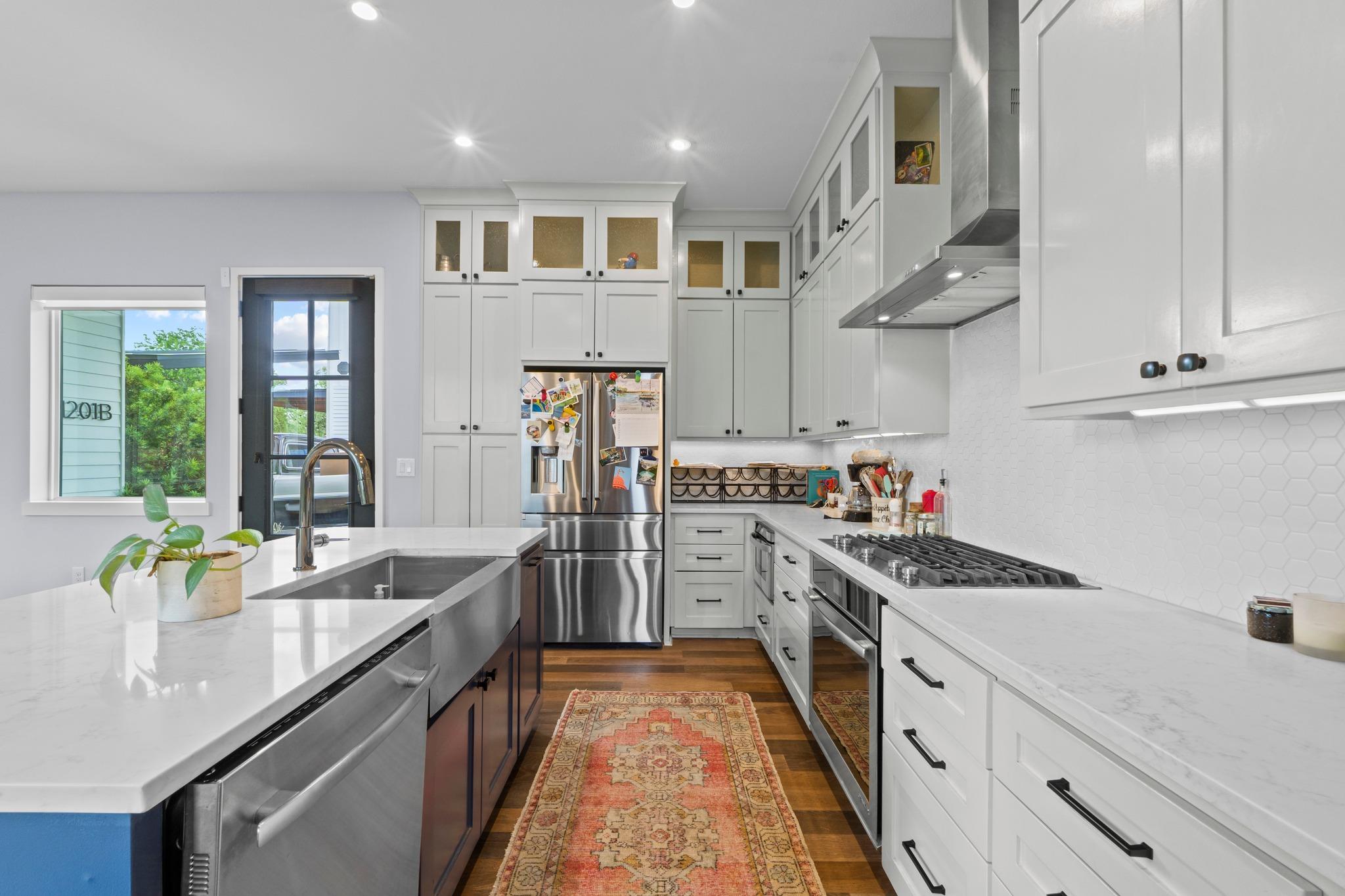1201 W 39th 1/2 ST # B