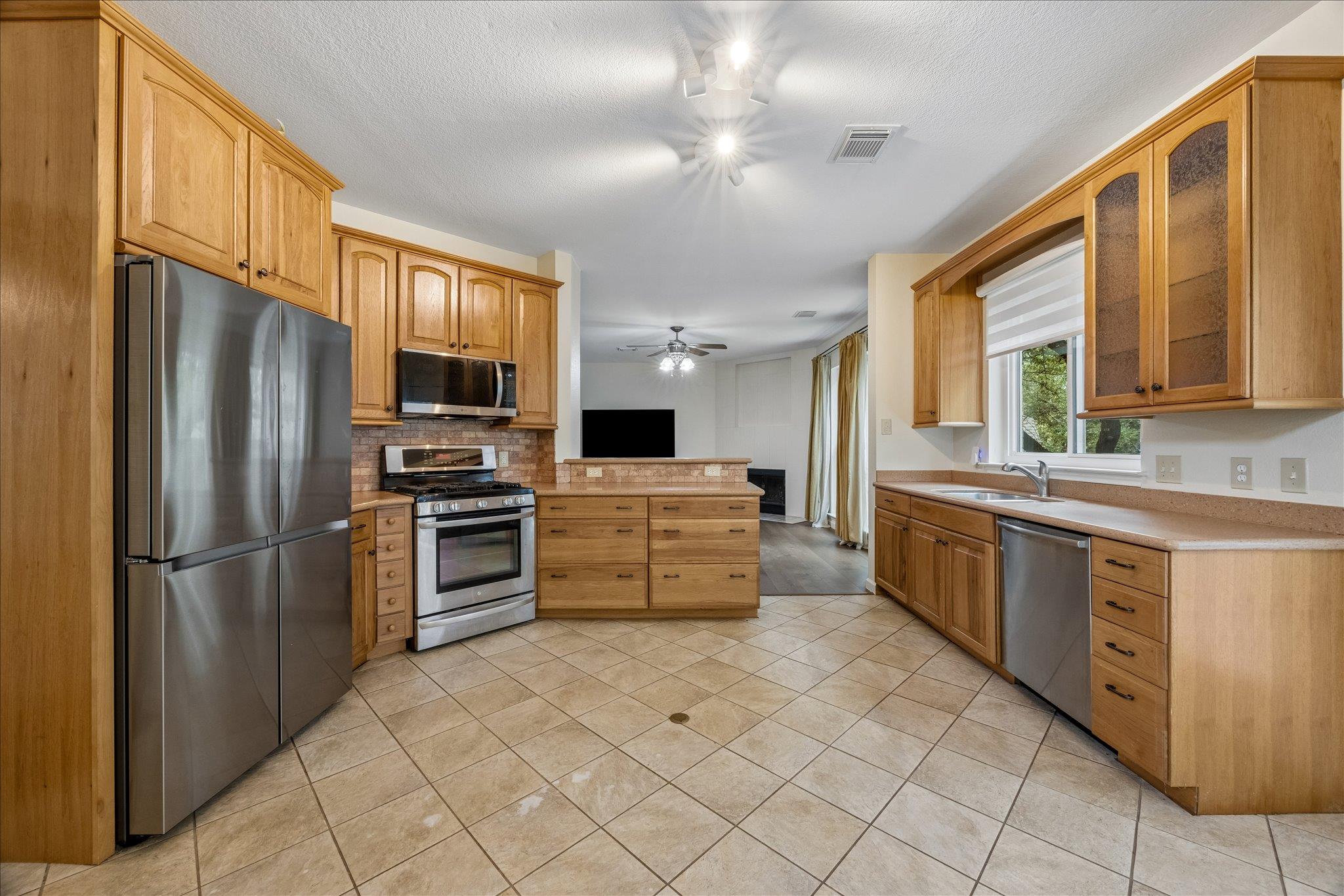 4176 Canyon Glen CIR