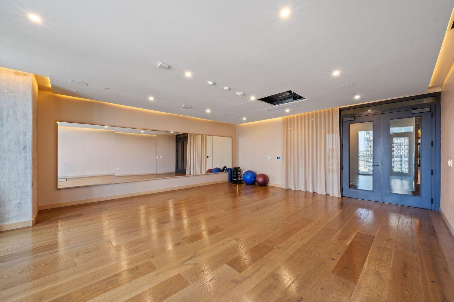 48 East Ave # 2906