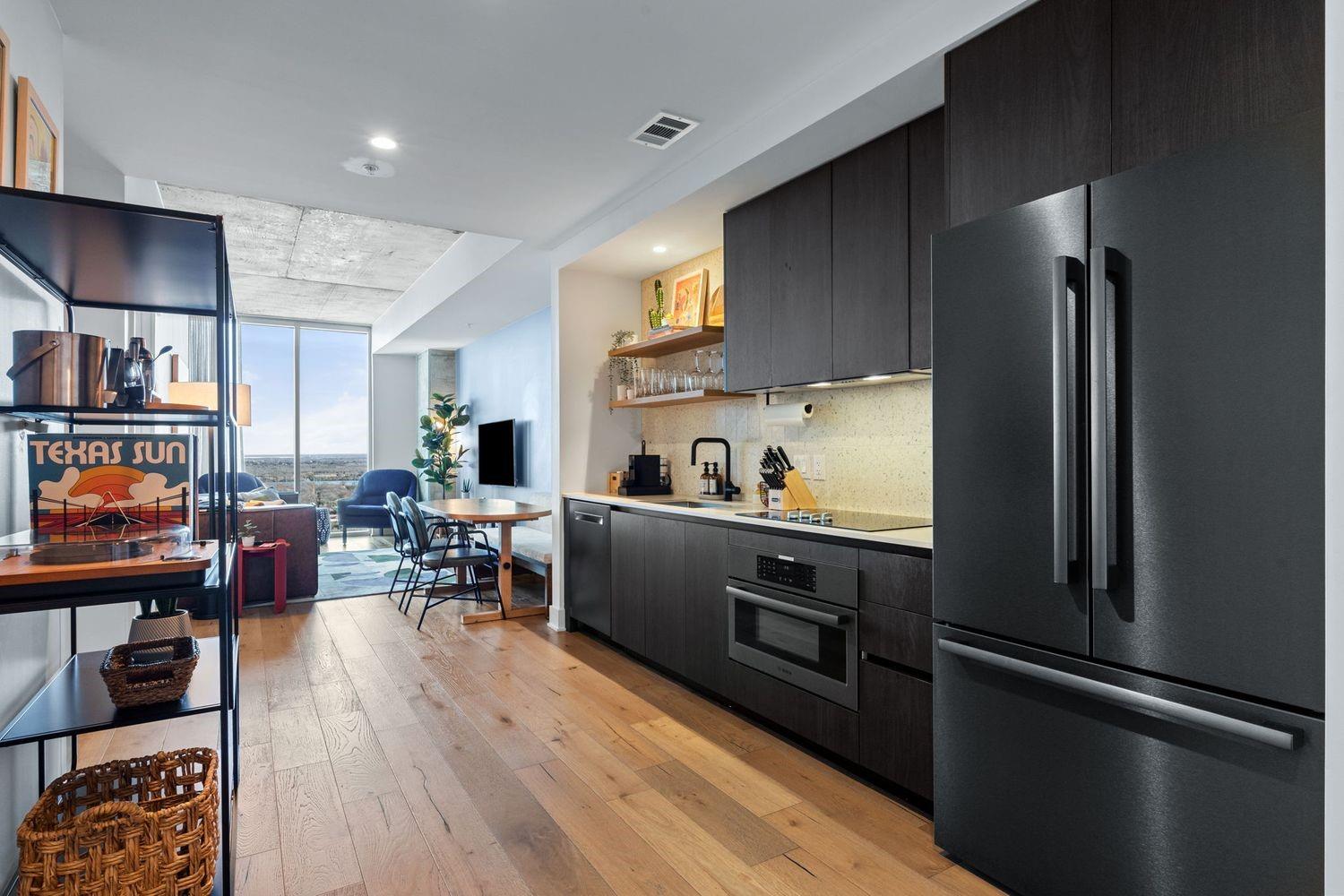 48 East Ave # 2906