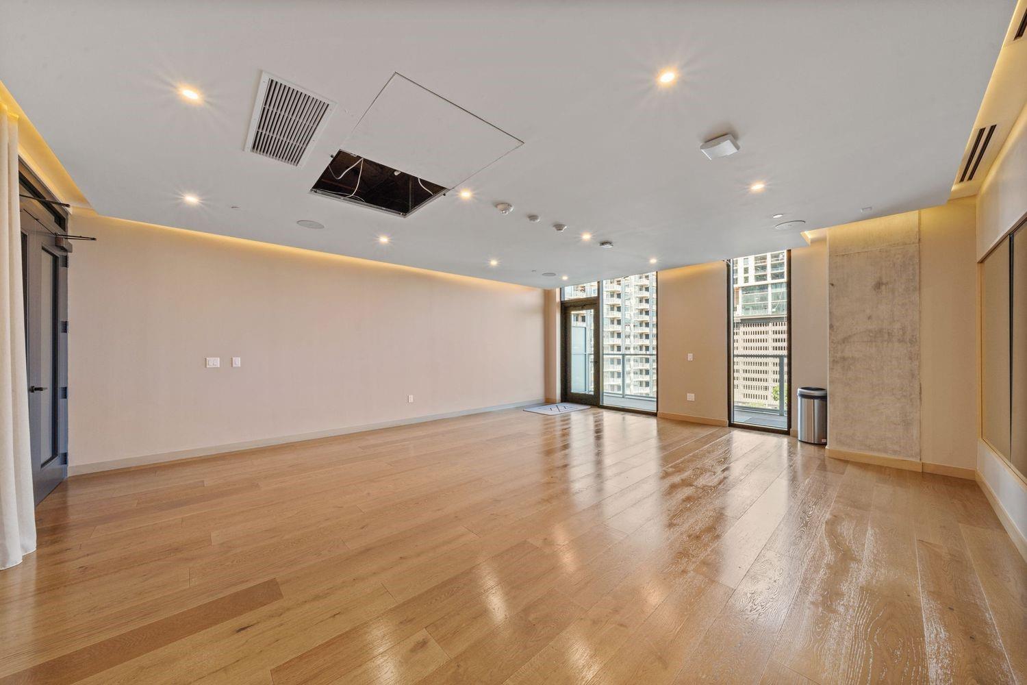 48 East Ave # 2906