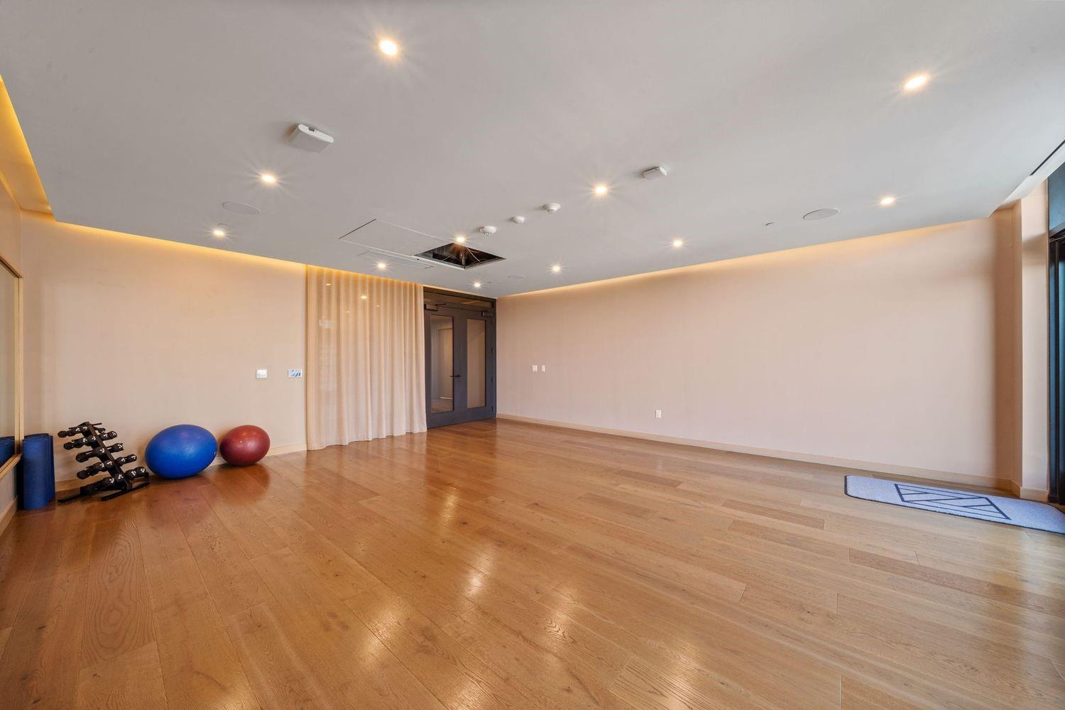 48 East Ave # 2906
