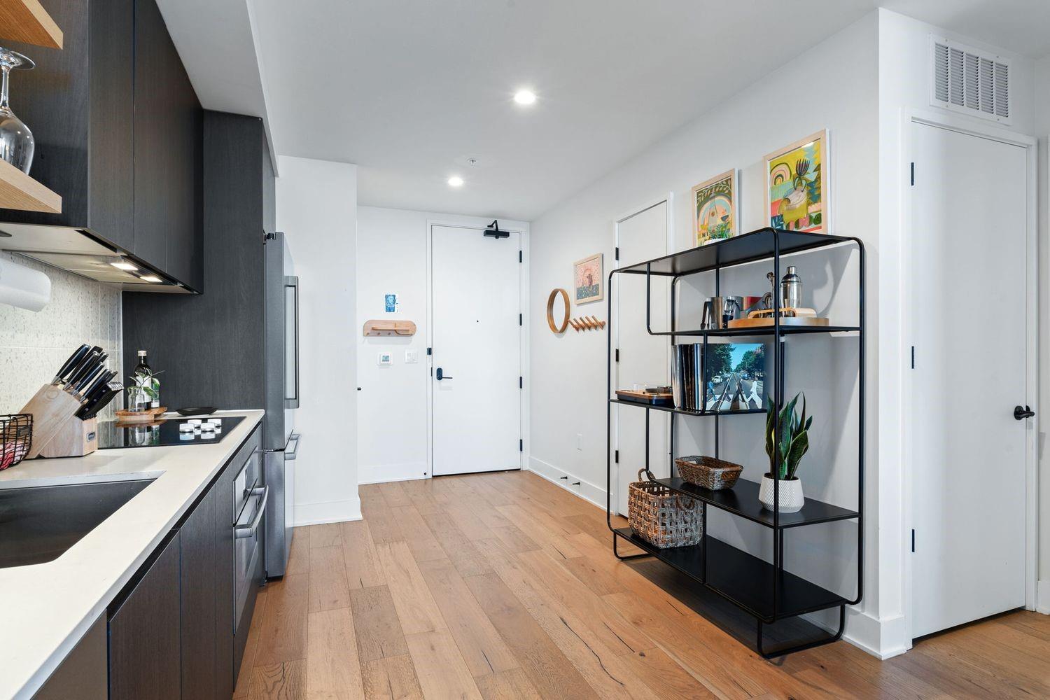 48 East Ave # 2906