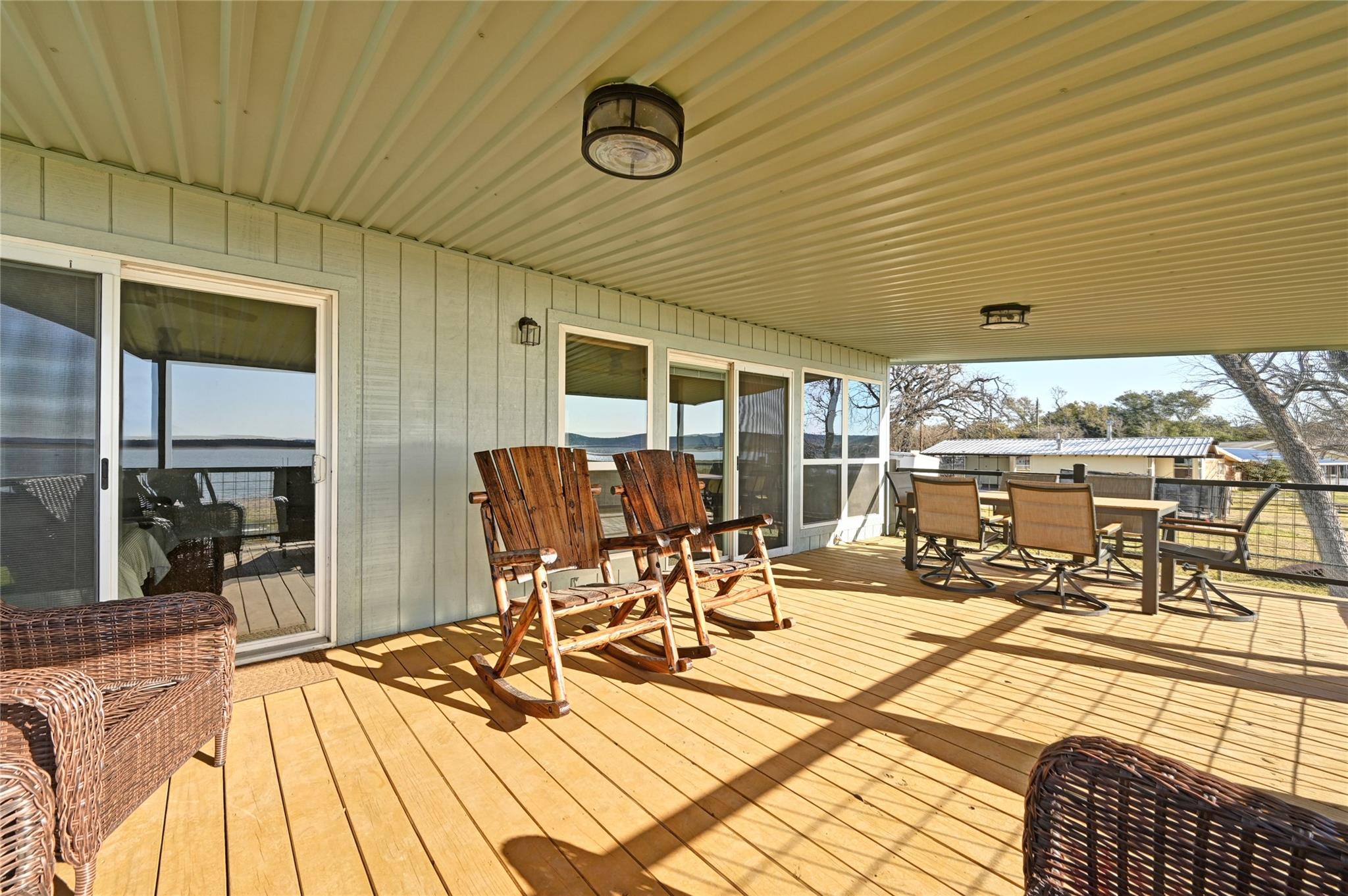 611 Lakeshore LOOP