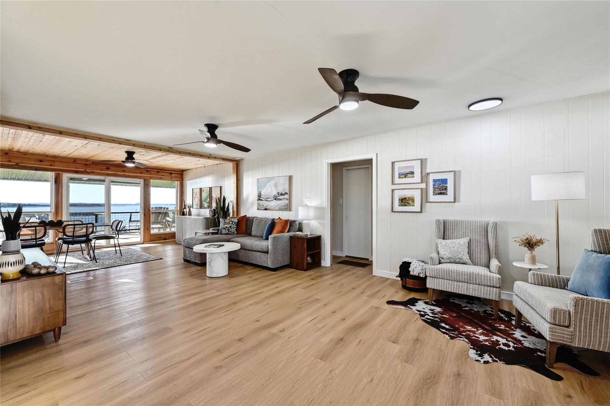 611 Lakeshore LOOP