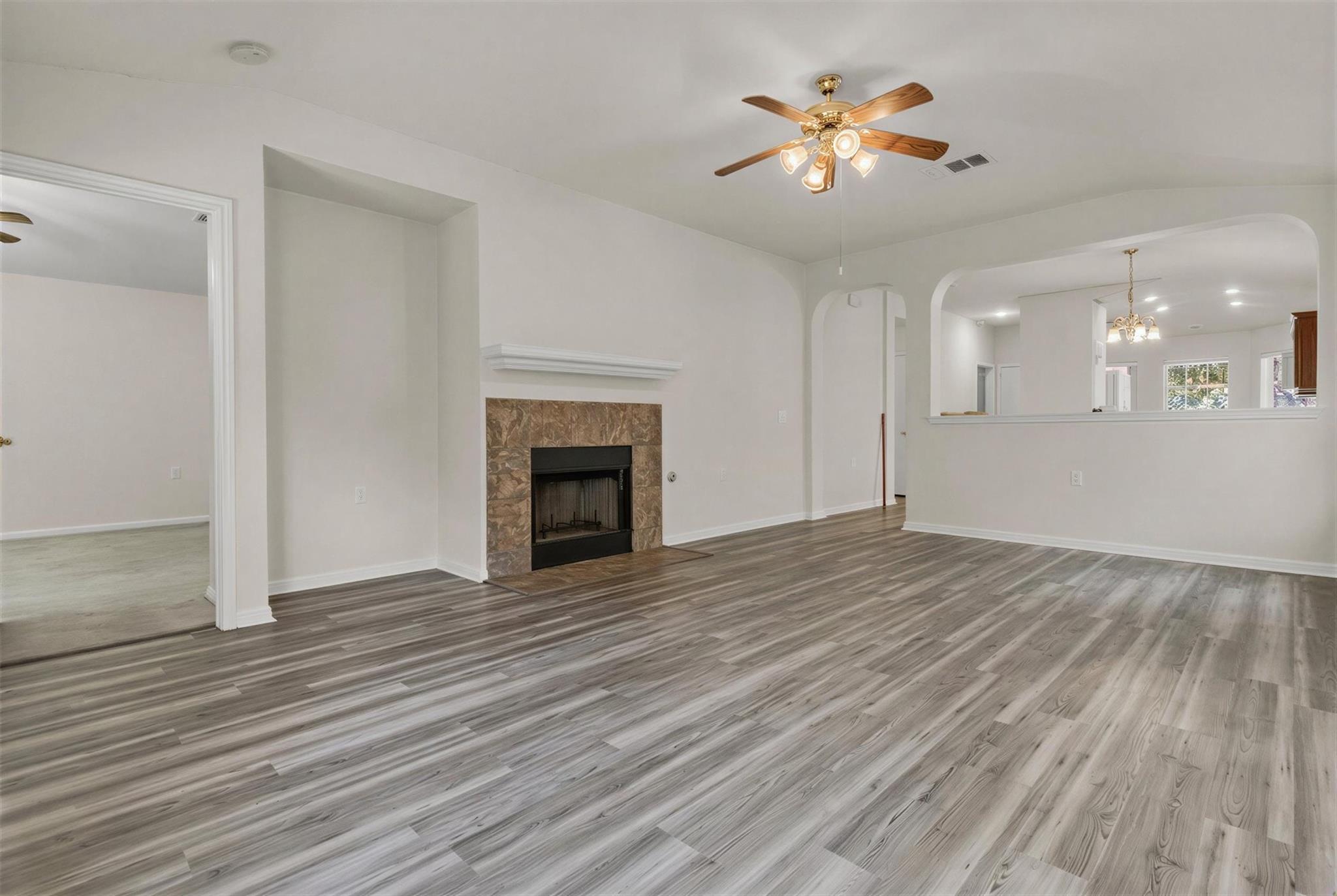 5605 Bentsen LN