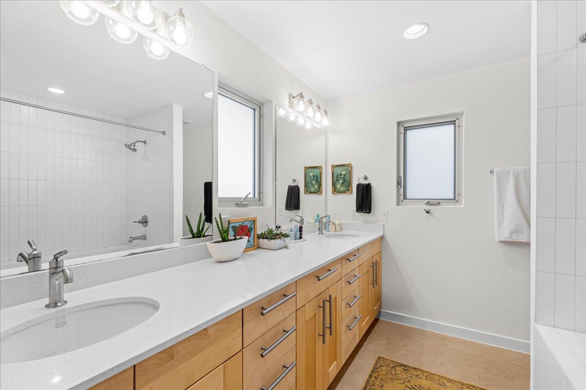 5301 Sendero Hills PKWY