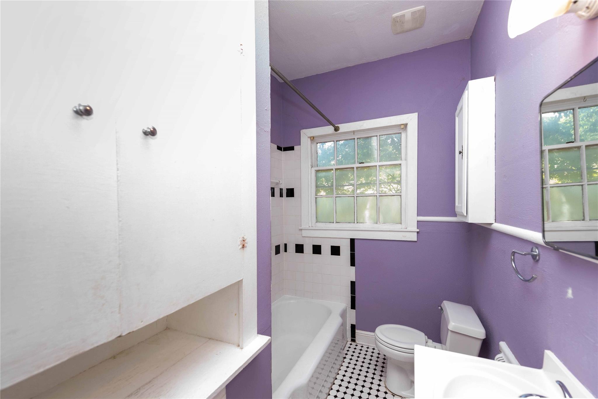 218 W 51st Street ST