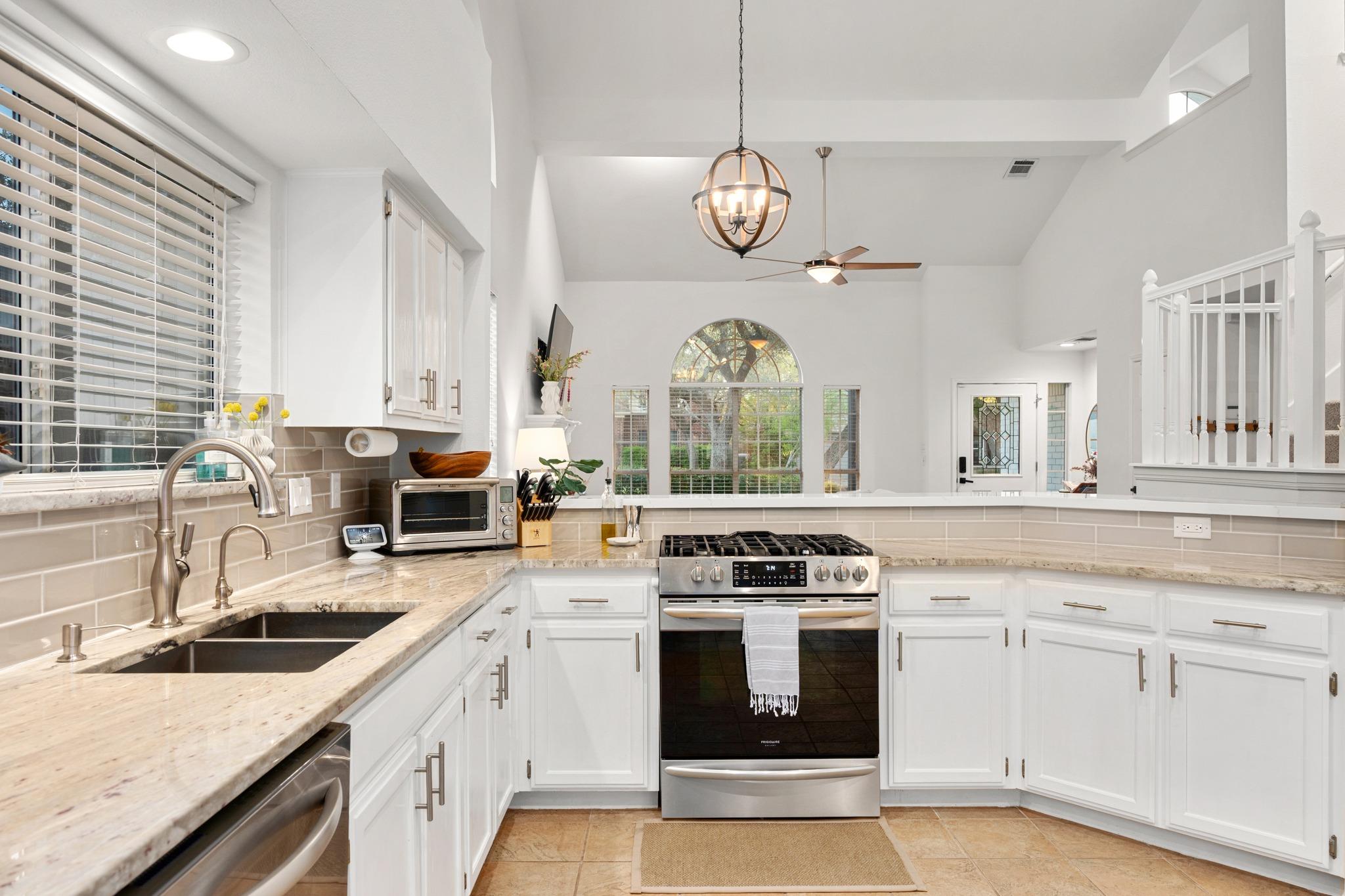 4802 Alta Loma DR