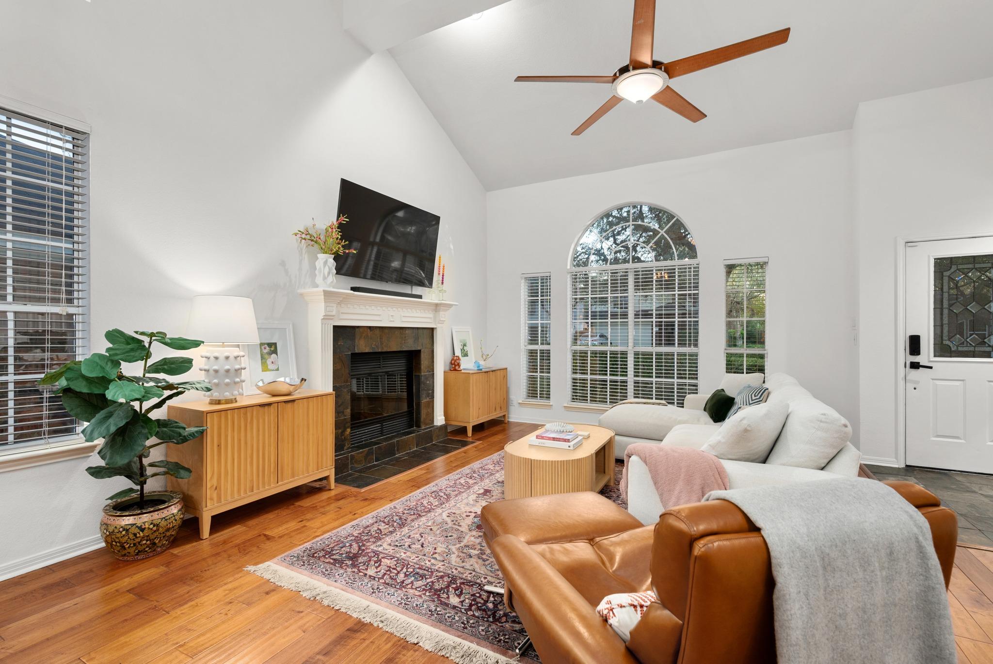 4802 Alta Loma DR