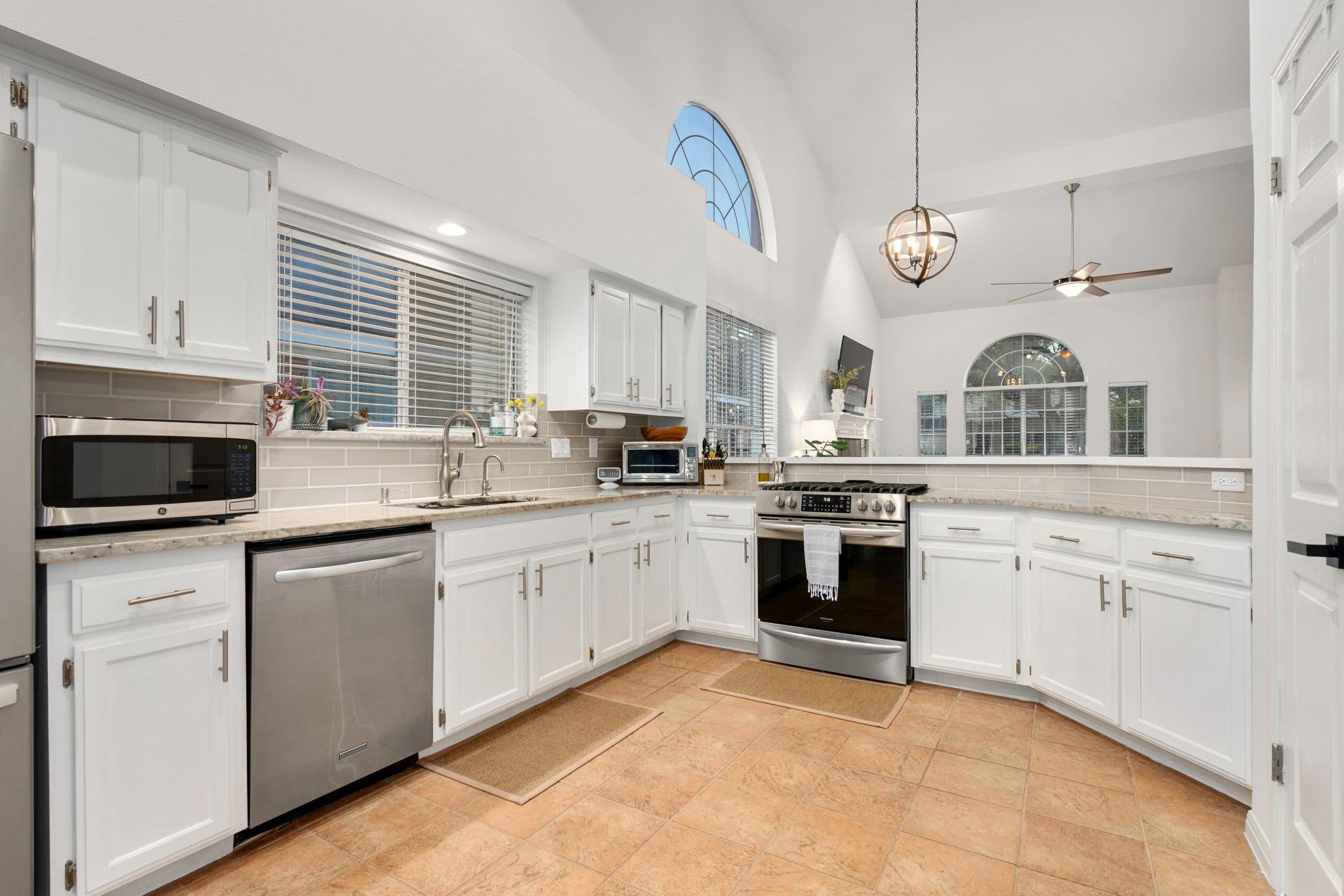4802 Alta Loma DR